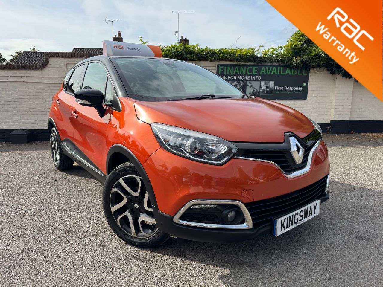 A 2016 RENAULT CAPTUR 0.9 TCe ENERGY Dynamique S Nav SUV 5dr Petrol Manual Euro 6 (s/s) (90 ps) 6 A 2016 RENAULT CAPTUR 0.9 TCe ENERGY Dynamique S Nav SUV 5dr Petrol Manual Euro 6 (s/s) (90 ps) 6