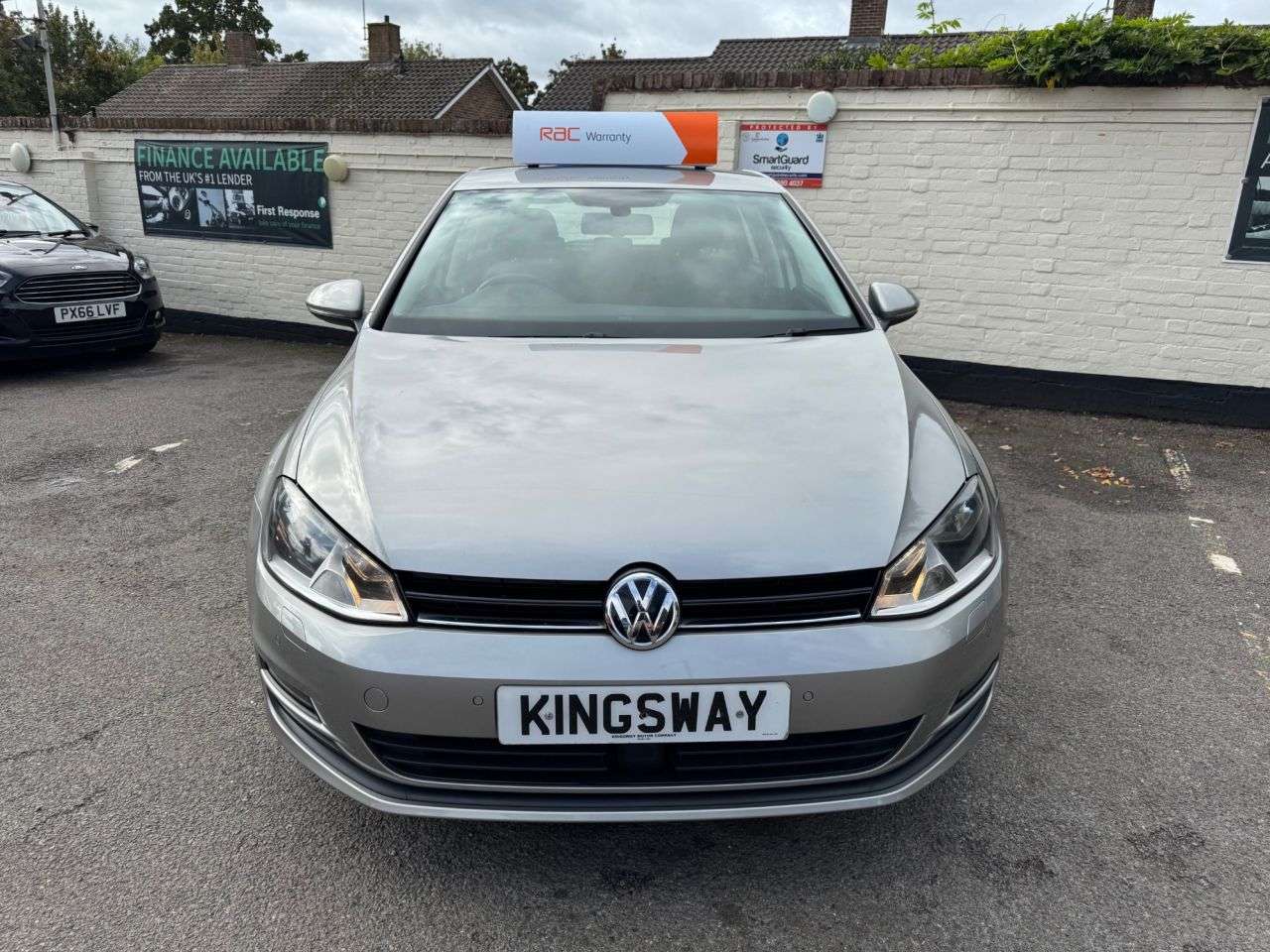 A 2014 VOLKSWAGEN GOLF 1.4 TSI BlueMotion Tech Match Hatchback 5dr Petrol Manual Euro 5 (s/s) (122 A 2014 VOLKSWAGEN GOLF 1.4 TSI BlueMotion Tech Match Hatchback 5dr Petrol Manual Euro 5 (s/s) (122