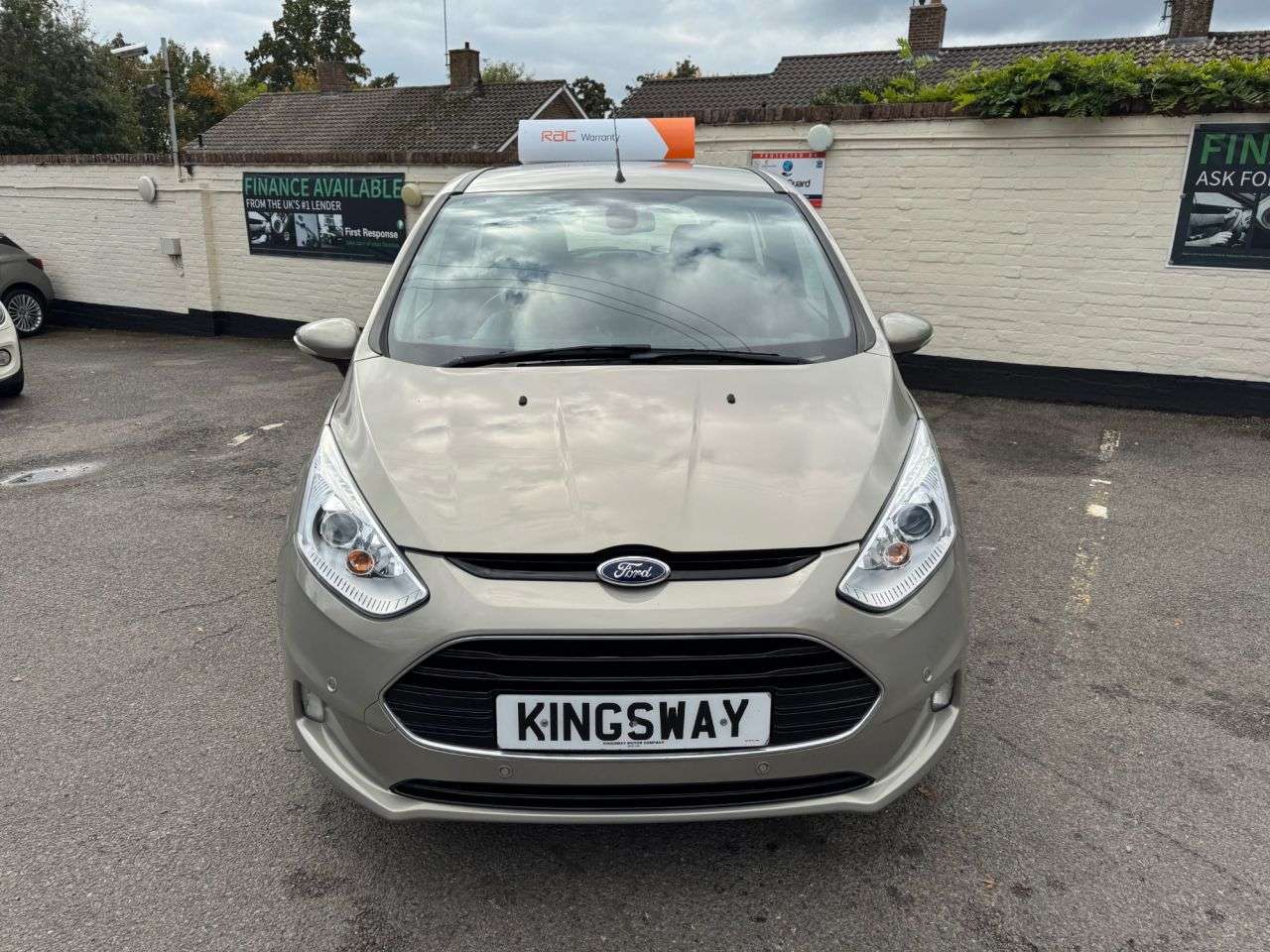 A 2016 FORD B-MAX 1.0T EcoBoost Titanium MPV 5dr Petrol Manual Euro 5 (100 ps) A 2016 FORD B-MAX 1.0T EcoBoost Titanium MPV 5dr Petrol Manual Euro 5 (100 ps)
