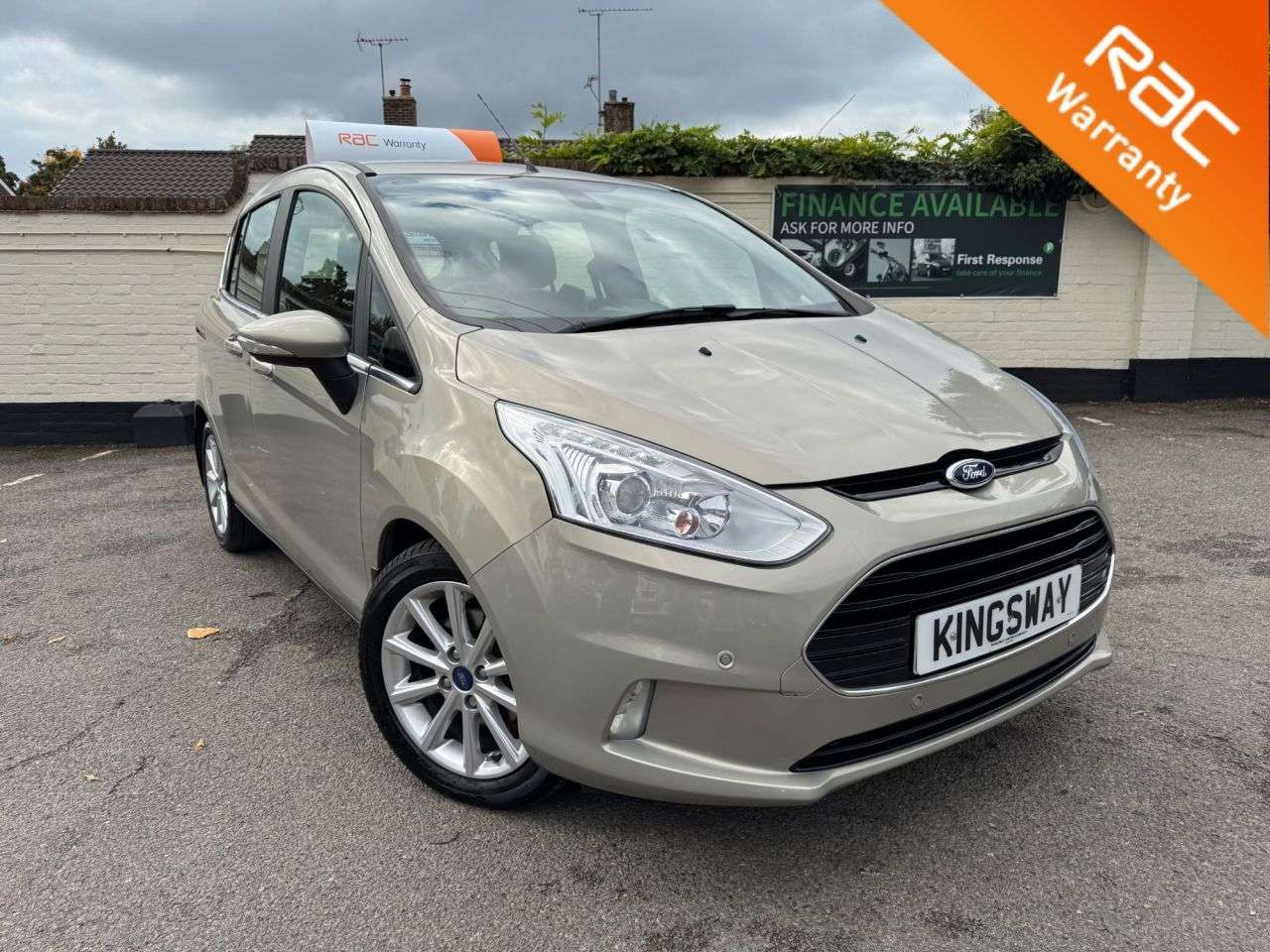 A 2016 FORD B-MAX 1.0T EcoBoost Titanium MPV 5dr Petrol Manual Euro 5 (100 ps) A 2016 FORD B-MAX 1.0T EcoBoost Titanium MPV 5dr Petrol Manual Euro 5 (100 ps)
