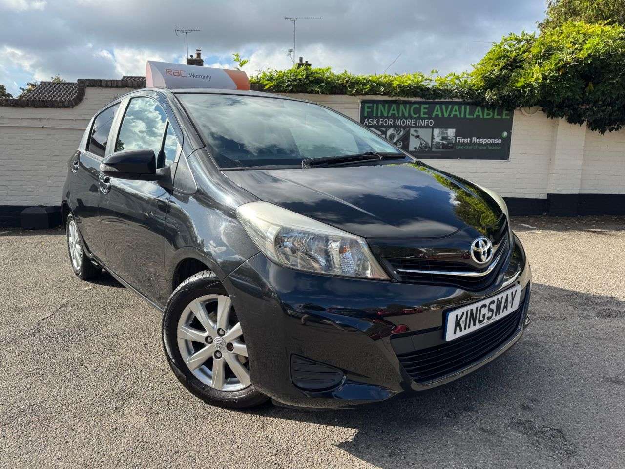 A 2013 TOYOTA YARIS 1.33 Dual VVT-i TR Hatchback 5dr Petrol Manual Euro 5 (101 ps) WE WANT YOUR A 2013 TOYOTA YARIS 1.33 Dual VVT-i TR Hatchback 5dr Petrol Manual Euro 5 (101 ps) WE WANT YOUR