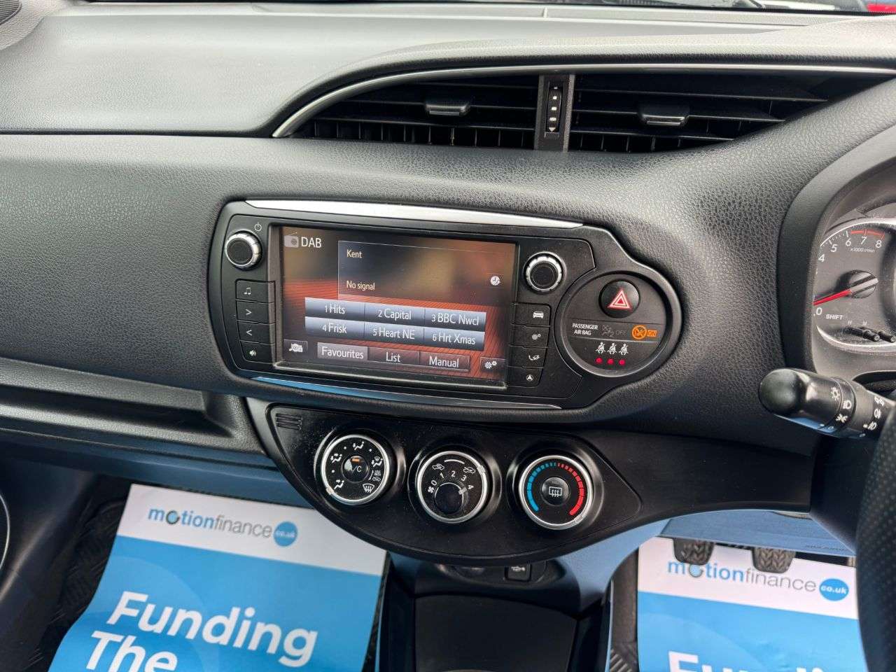2016 TOYOTA YARIS 2016 TOYOTA YARIS