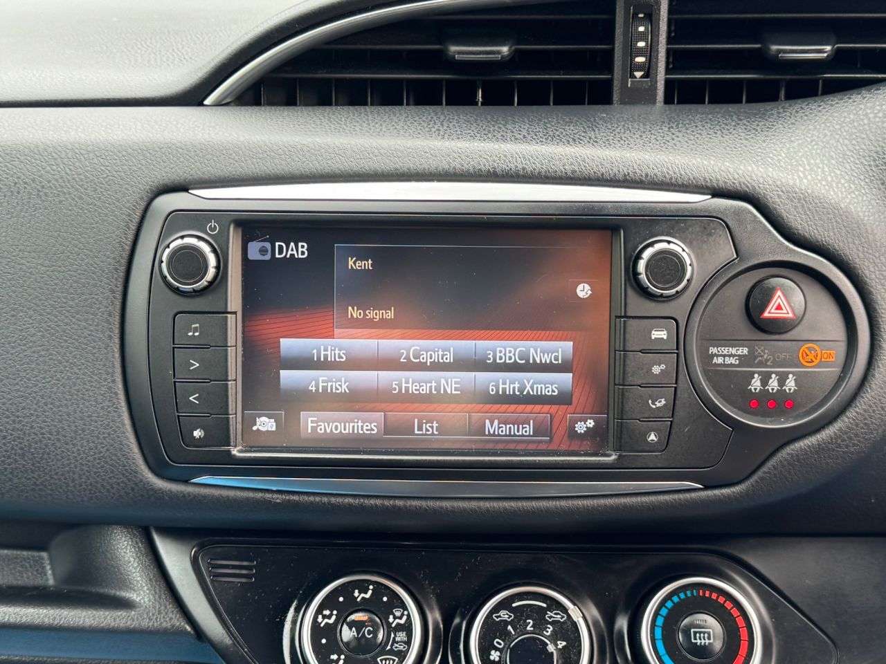 2016 TOYOTA YARIS 2016 TOYOTA YARIS