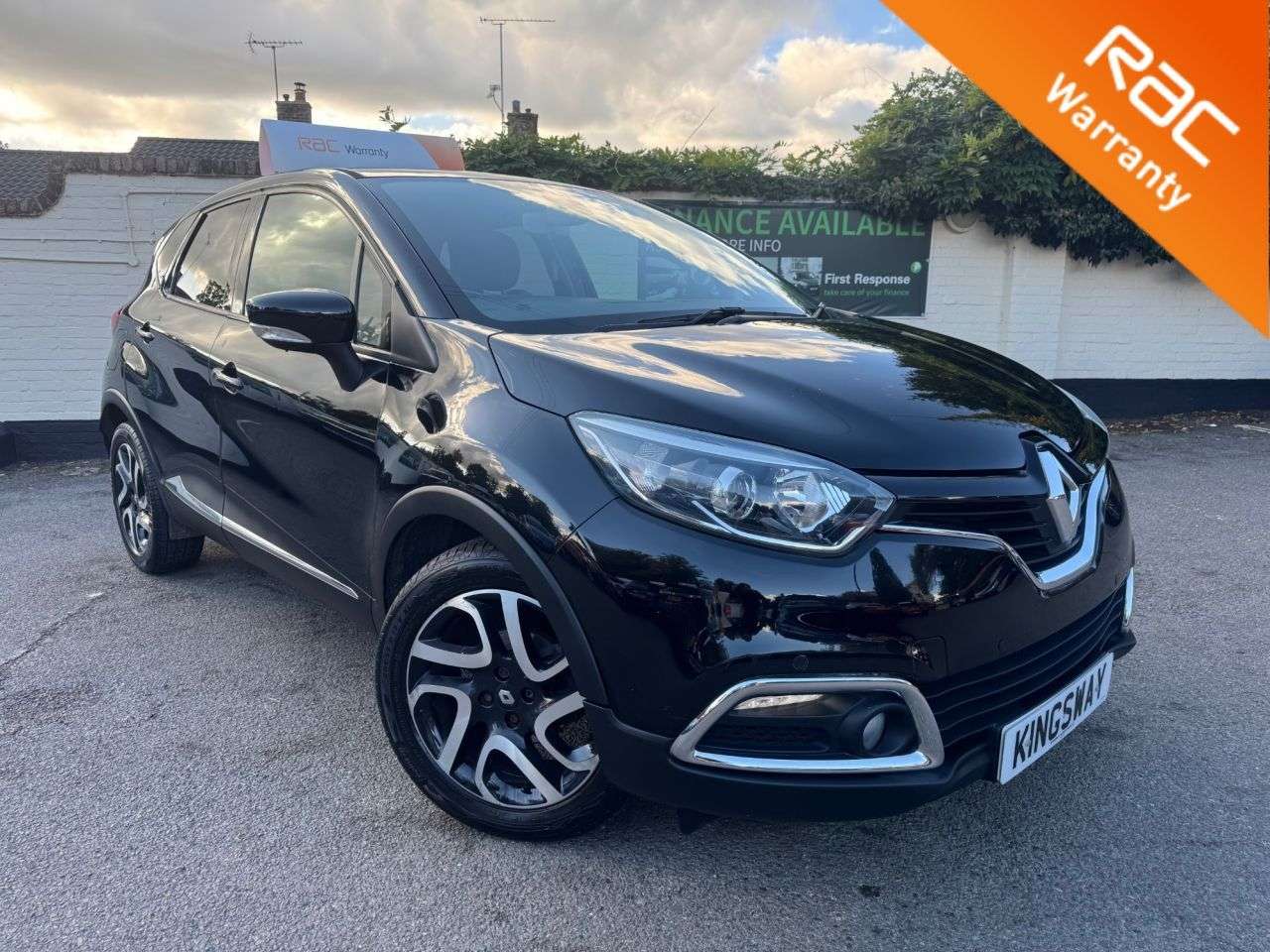 A 2014 RENAULT CAPTUR 0.9 TCe ENERGY Dynamique S MediaNav SUV 5dr Petrol Manual Euro 5 (s/s) (90 A 2014 RENAULT CAPTUR 0.9 TCe ENERGY Dynamique S MediaNav SUV 5dr Petrol Manual Euro 5 (s/s) (90