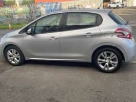 A 2014 PEUGEOT 208 1.4 HDi Access+ A 2014 PEUGEOT 208 1.4 HDi Access+
