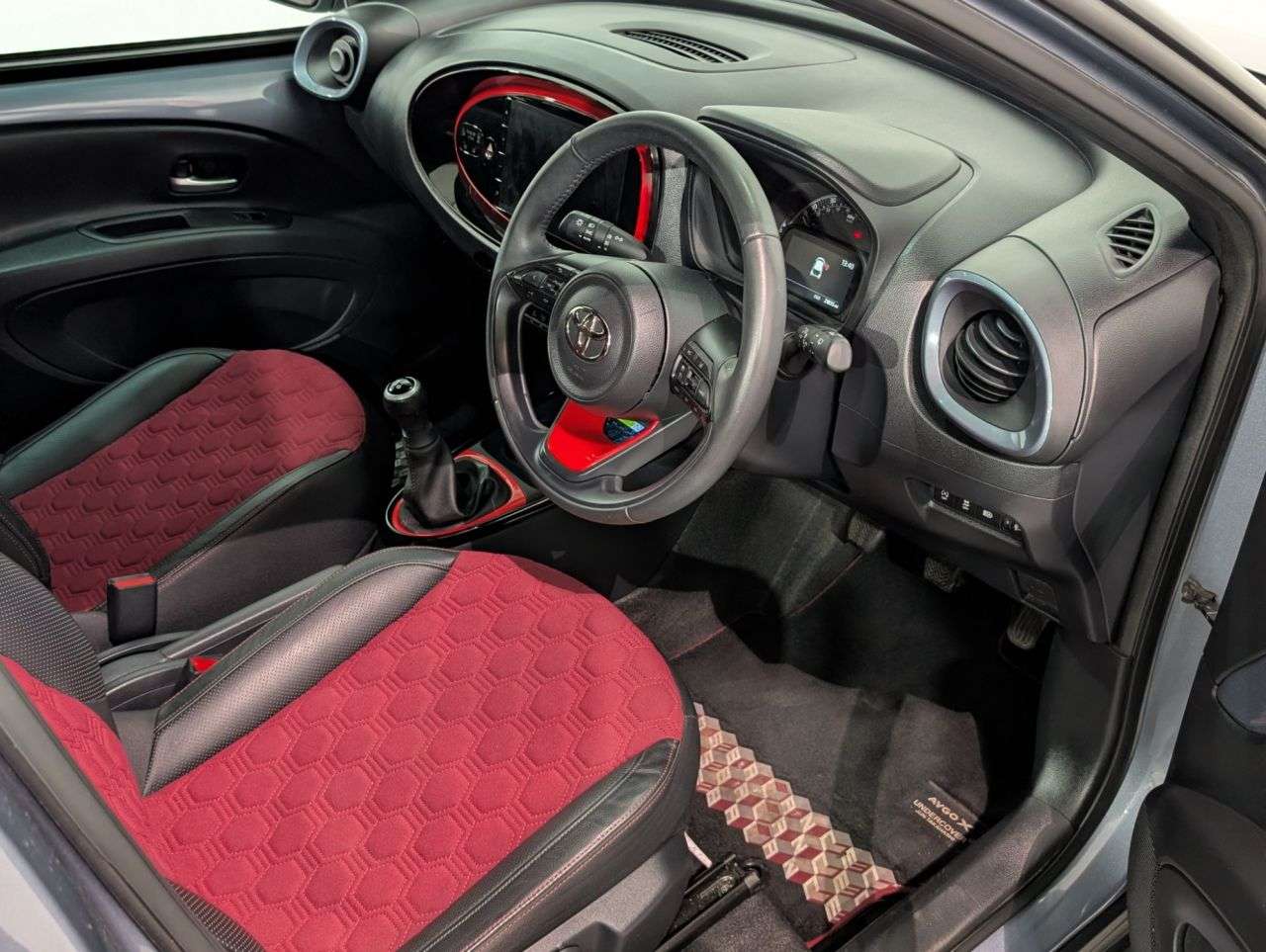 2023 TOYOTA AYGO X 2023 TOYOTA AYGO X