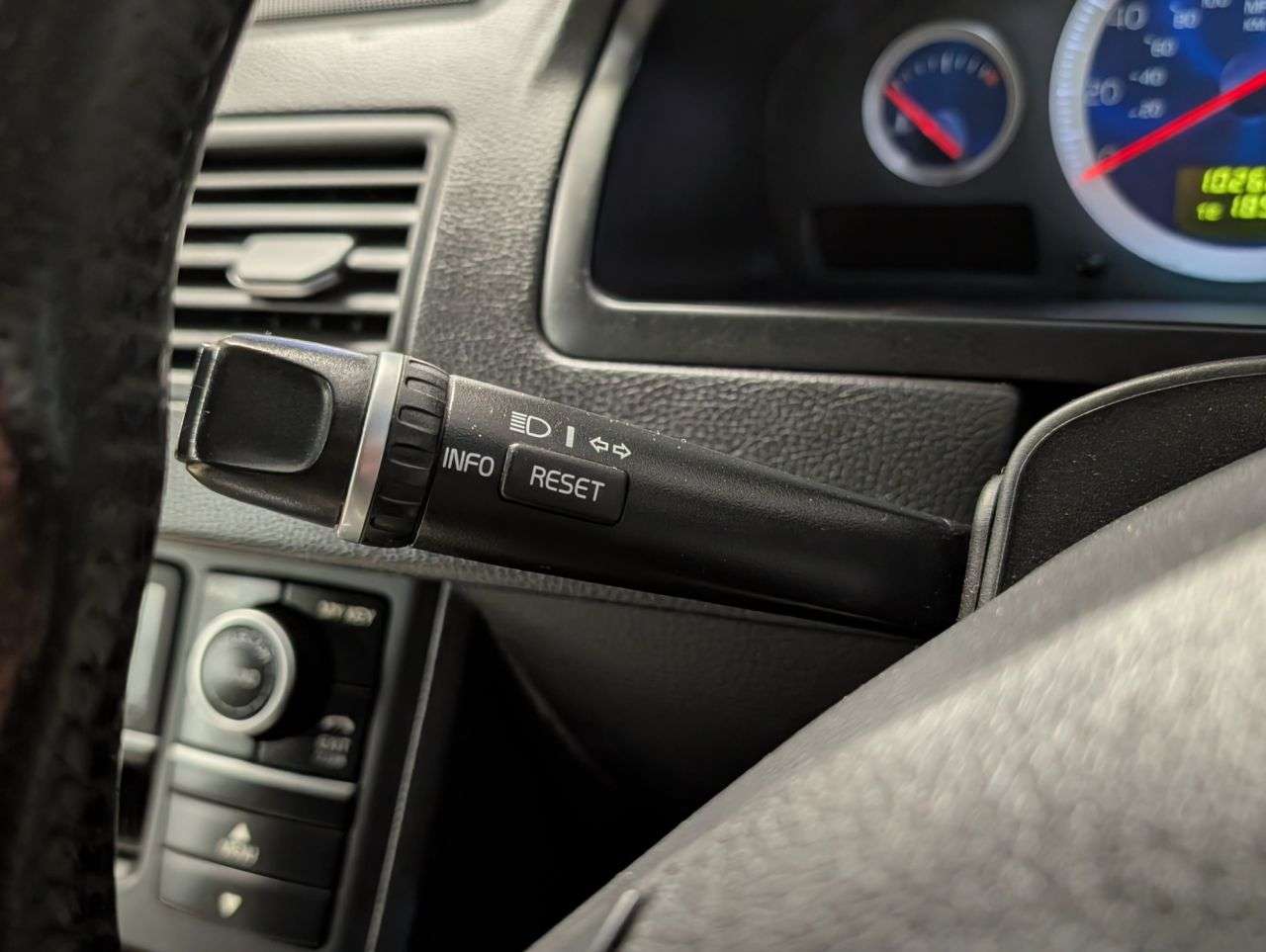 2011 VOLVO XC90 2011 VOLVO XC90