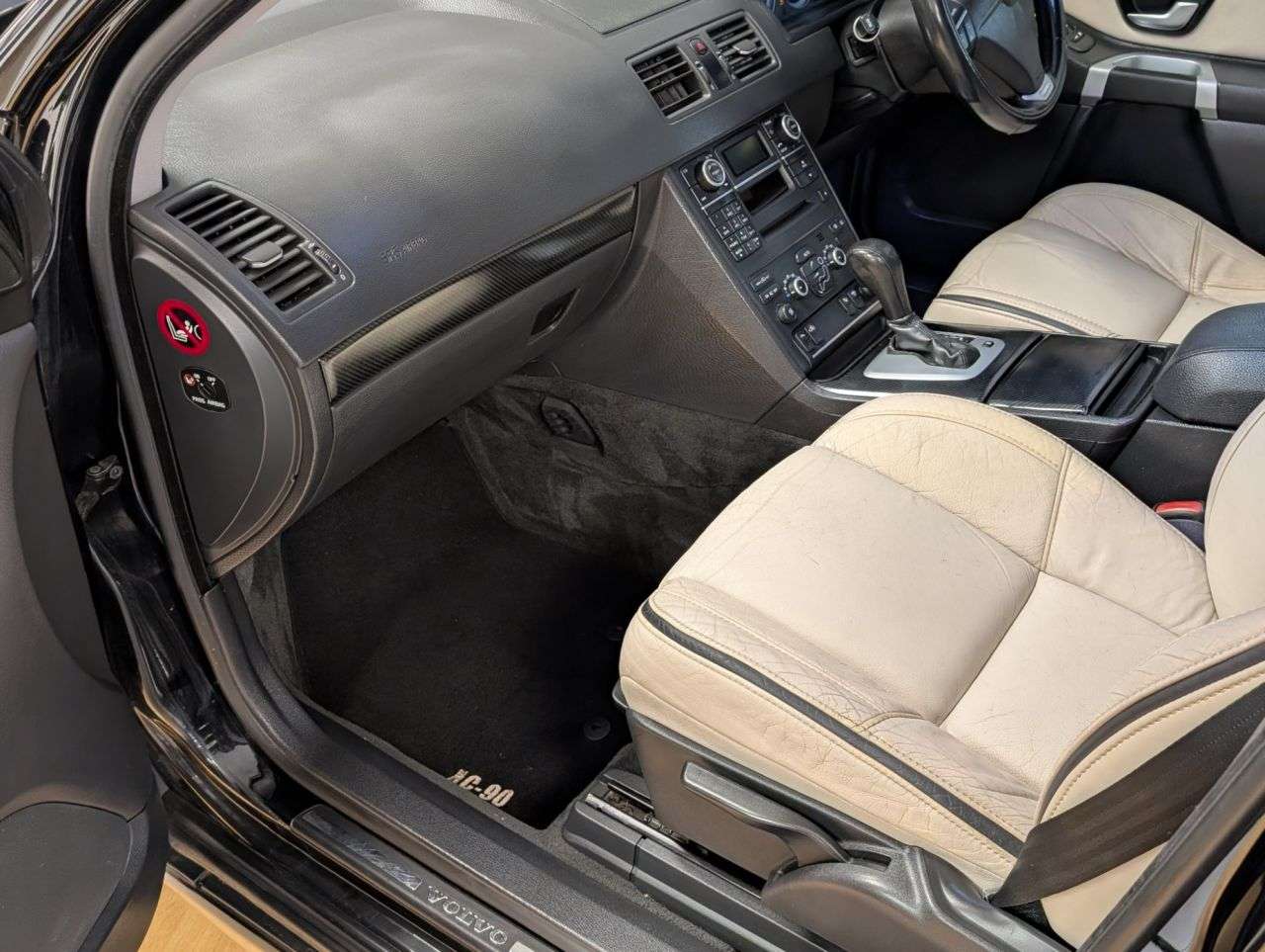 2011 VOLVO XC90 2011 VOLVO XC90