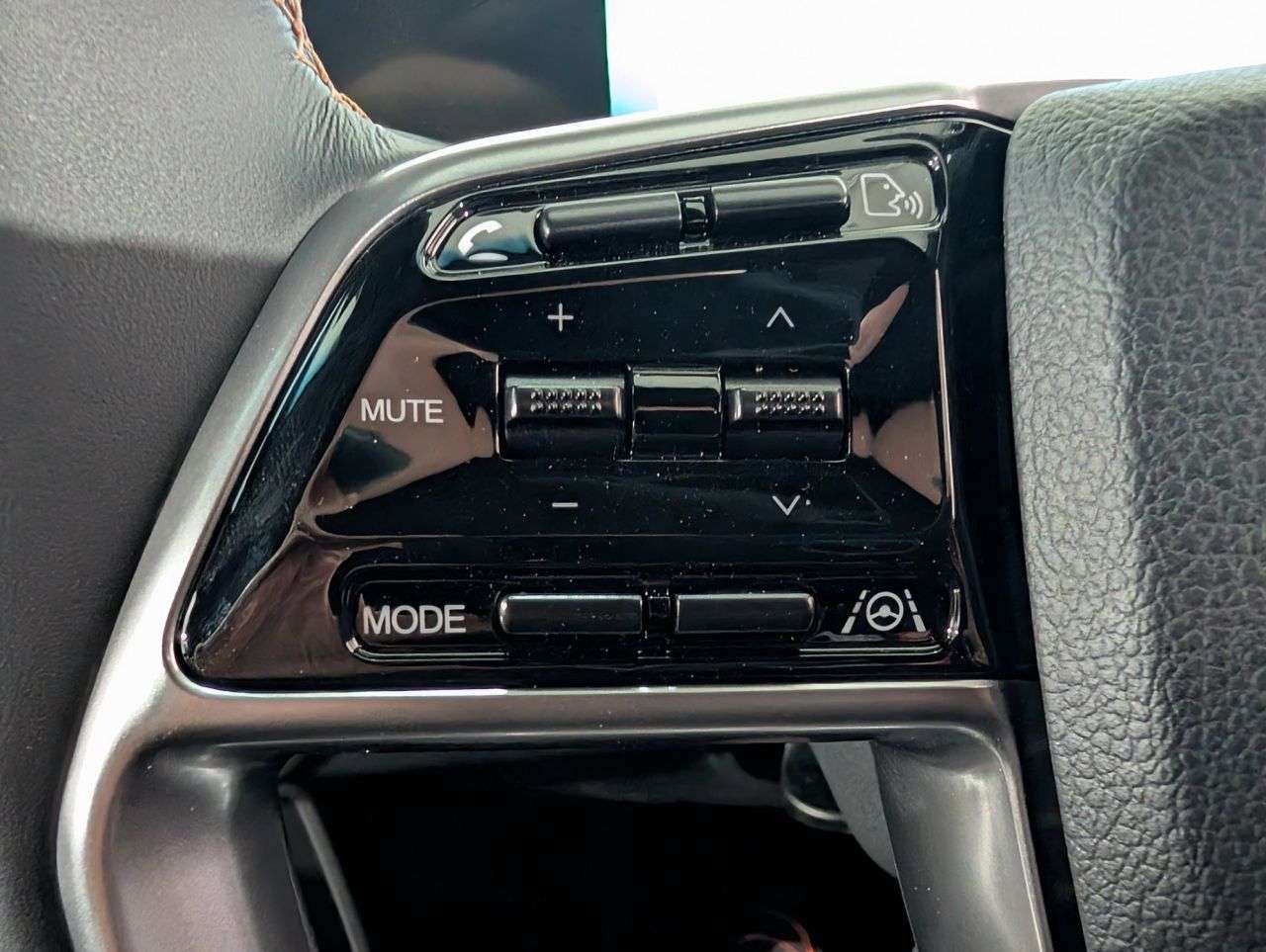 2025 KGM TORRES 2025 KGM TORRES