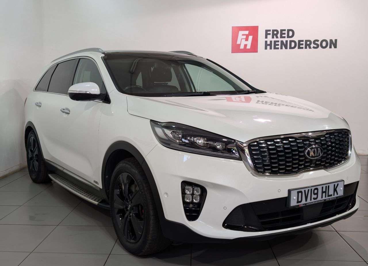 A 2019 KIA SORENTO 2.2 CRDi GT-Line S SUV 5dr Diesel Auto AWD Euro 6 (s/s) (197 bhp) A 2019 KIA SORENTO 2.2 CRDi GT-Line S SUV 5dr Diesel Auto AWD Euro 6 (s/s) (197 bhp)