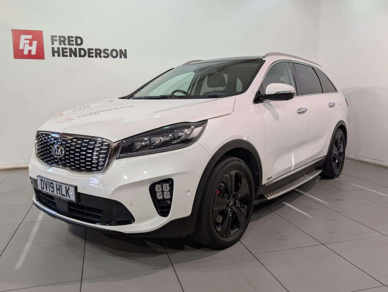 A 2019 KIA SORENTO 2.2 CRDi GT-Line S SUV 5dr Diesel Auto AWD Euro 6 (s/s) (197 bhp) A 2019 KIA SORENTO 2.2 CRDi GT-Line S SUV 5dr Diesel Auto AWD Euro 6 (s/s) (197 bhp)