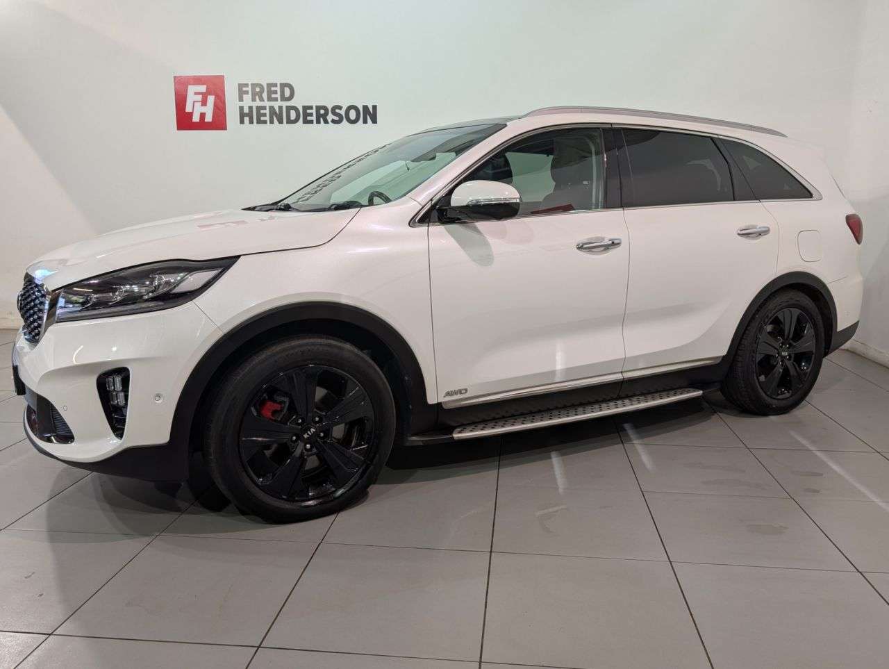 A 2019 KIA SORENTO 2.2 CRDi GT-Line S SUV 5dr Diesel Auto AWD Euro 6 (s/s) (197 bhp) A 2019 KIA SORENTO 2.2 CRDi GT-Line S SUV 5dr Diesel Auto AWD Euro 6 (s/s) (197 bhp)