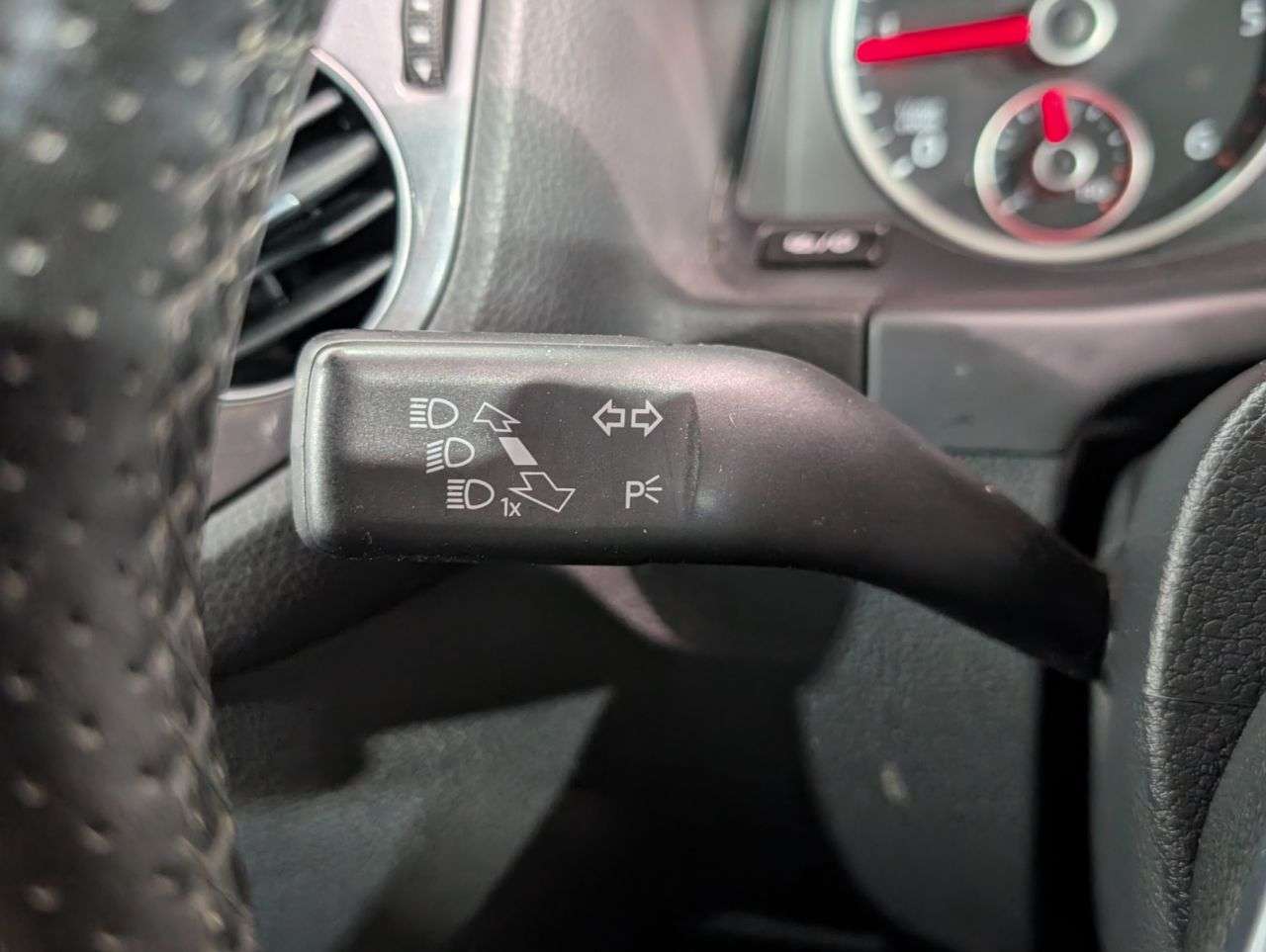 2015 VOLKSWAGEN TIGUAN 2015 VOLKSWAGEN TIGUAN