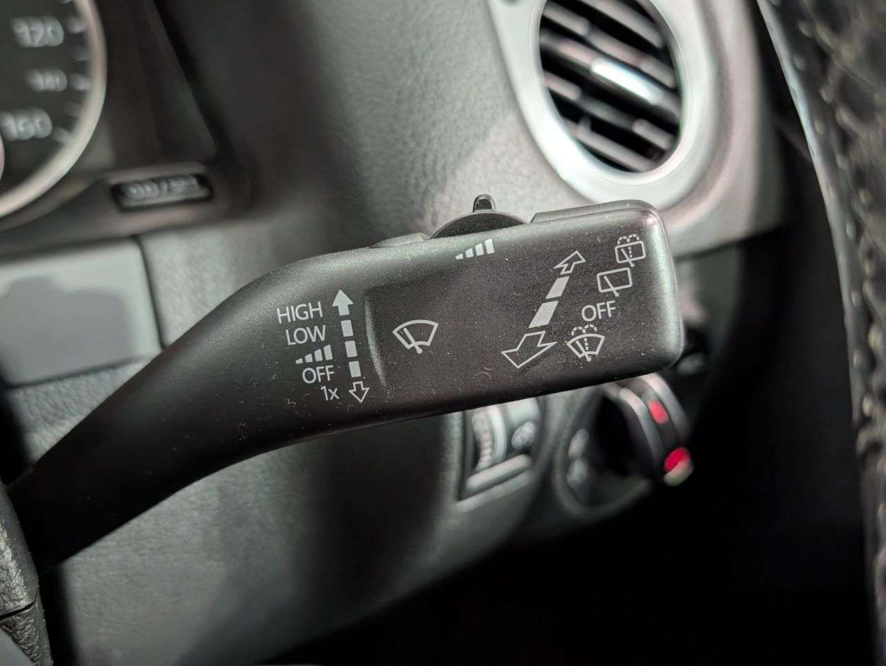 2015 VOLKSWAGEN TIGUAN 2015 VOLKSWAGEN TIGUAN