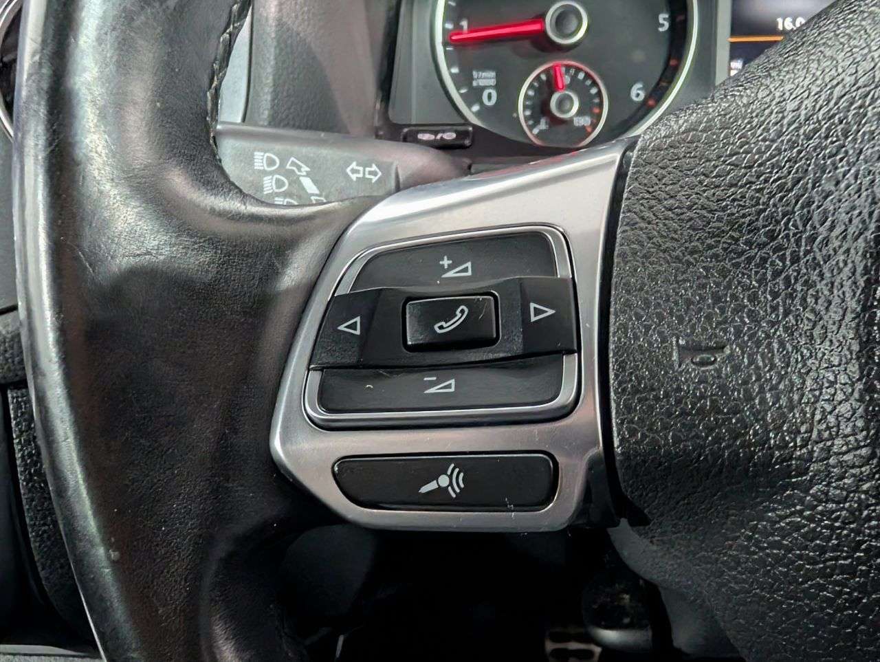 2015 VOLKSWAGEN TIGUAN 2015 VOLKSWAGEN TIGUAN