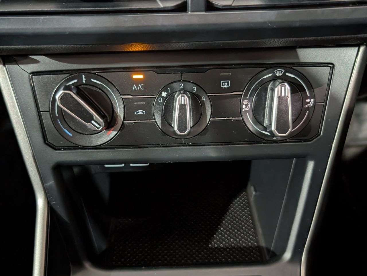 2019 VOLKSWAGEN POLO 2019 VOLKSWAGEN POLO