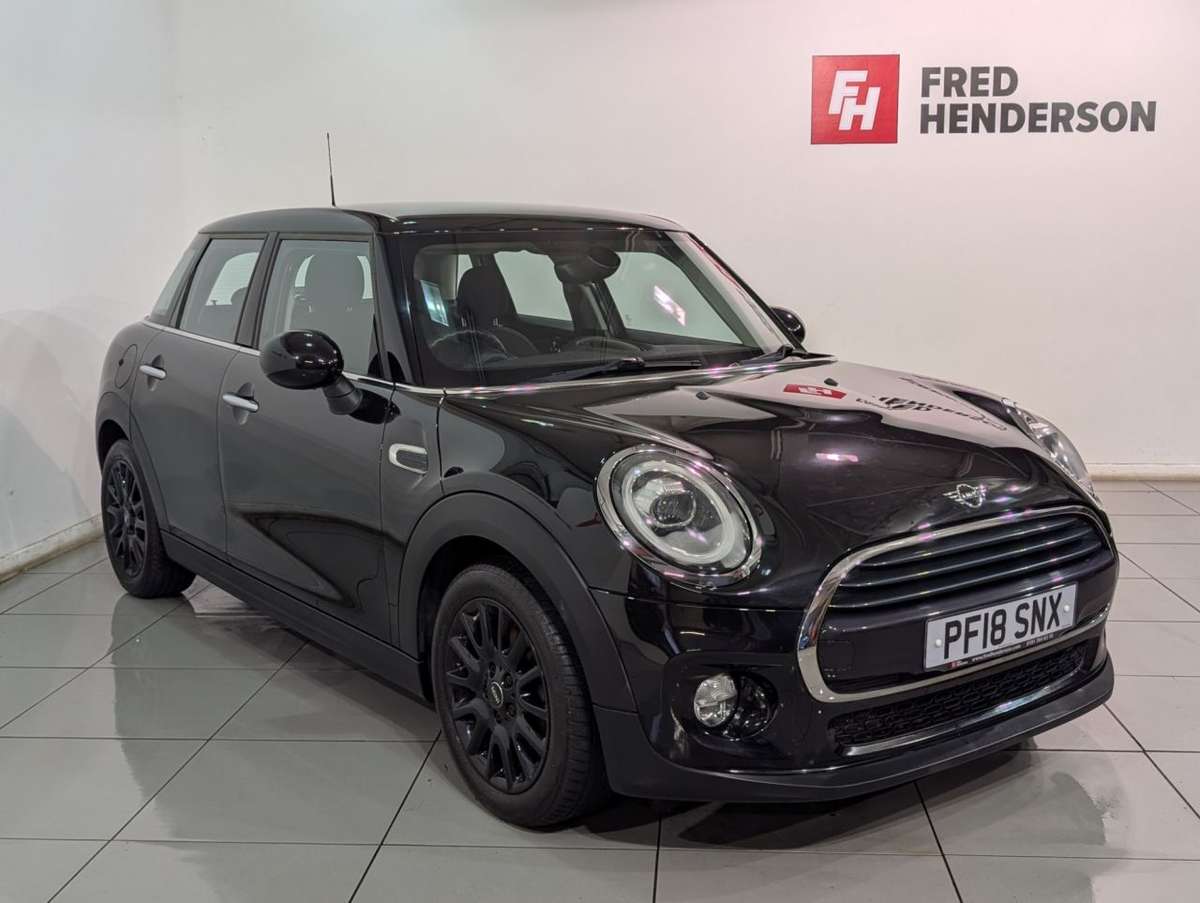 Check out this Mini Hatch 2018 Petrol Manual
