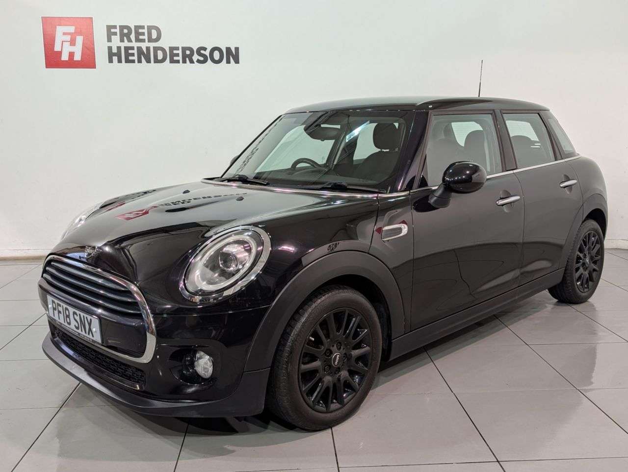 A 2018 MINI HATCH 1.5 Cooper Hatchback 5dr Petrol Manual Euro 6 (s/s) (136 ps) Full MINI Serv A 2018 MINI HATCH 1.5 Cooper Hatchback 5dr Petrol Manual Euro 6 (s/s) (136 ps) Full MINI Serv