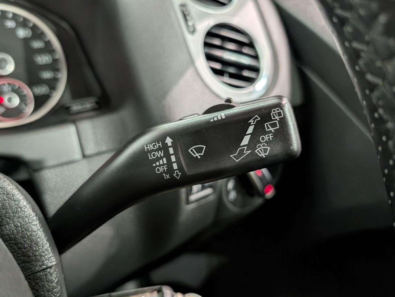 2016 VOLKSWAGEN TIGUAN 2016 VOLKSWAGEN TIGUAN