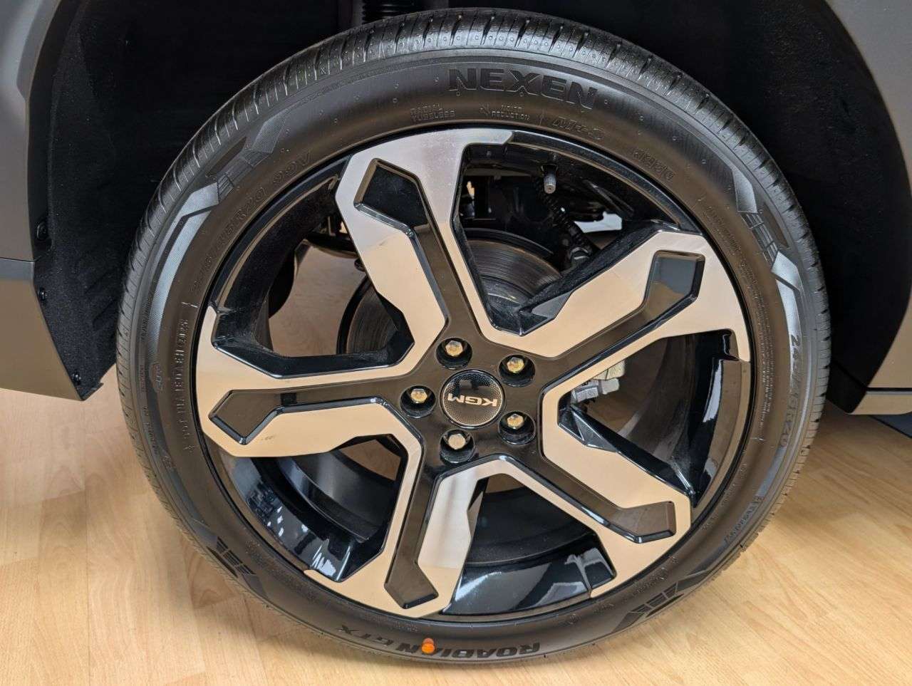 2025 KGM TORRES 2025 KGM TORRES