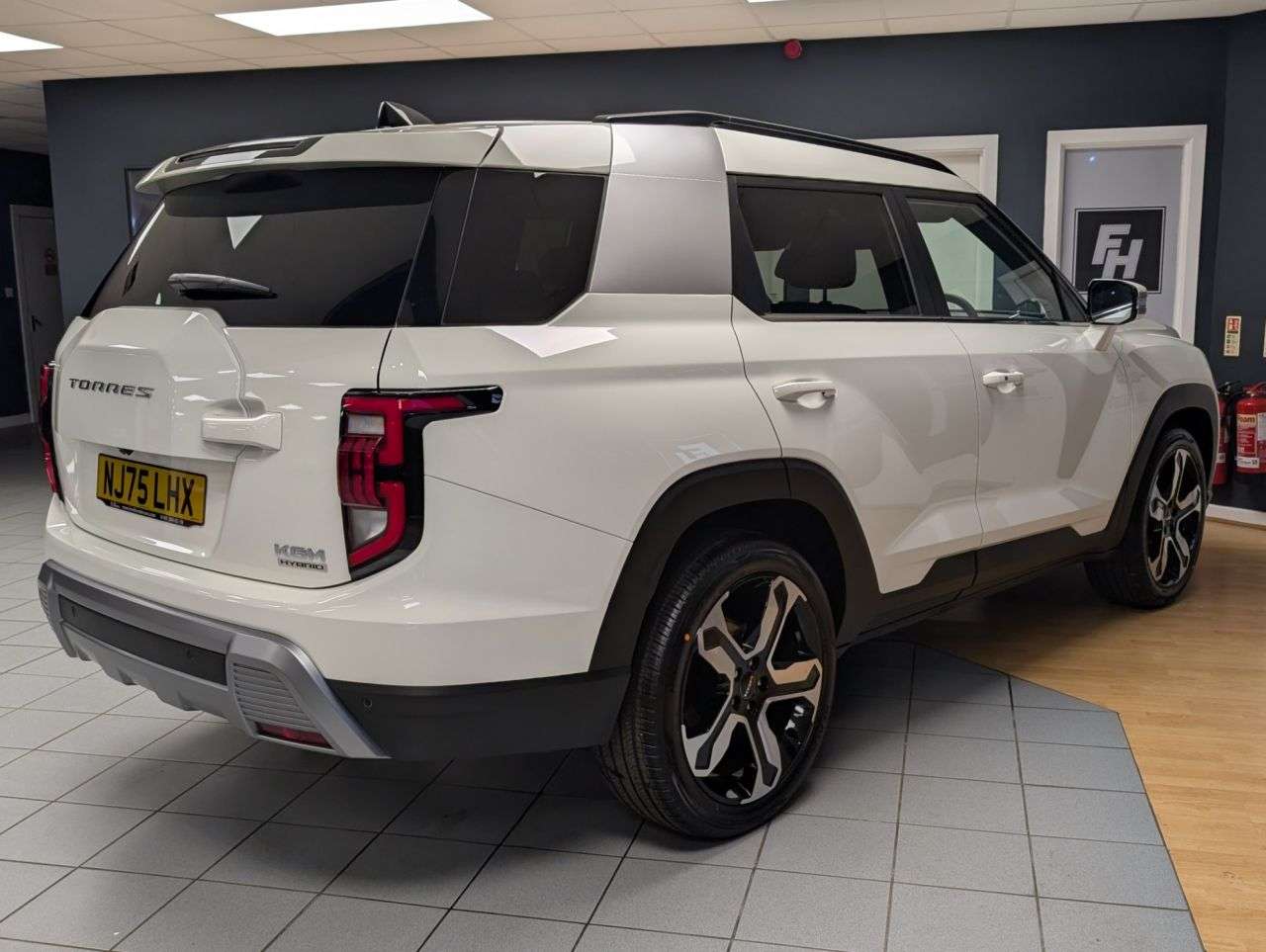 2025 KGM TORRES 2025 KGM TORRES