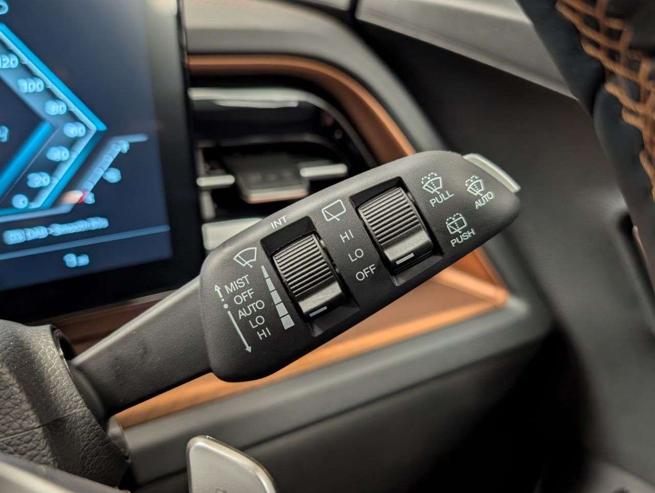 2025 KGM TORRES 2025 KGM TORRES