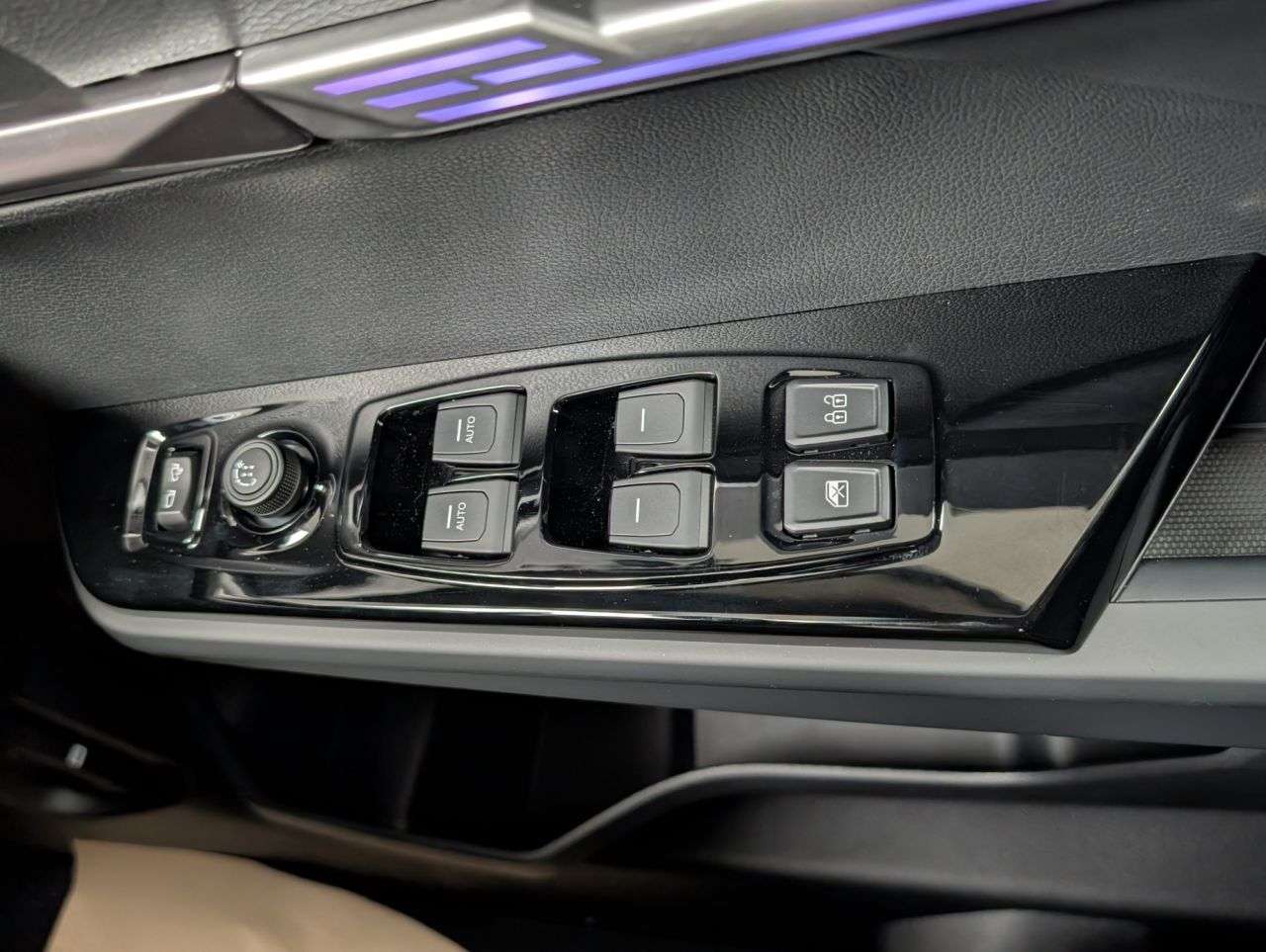 2025 KGM TORRES 2025 KGM TORRES