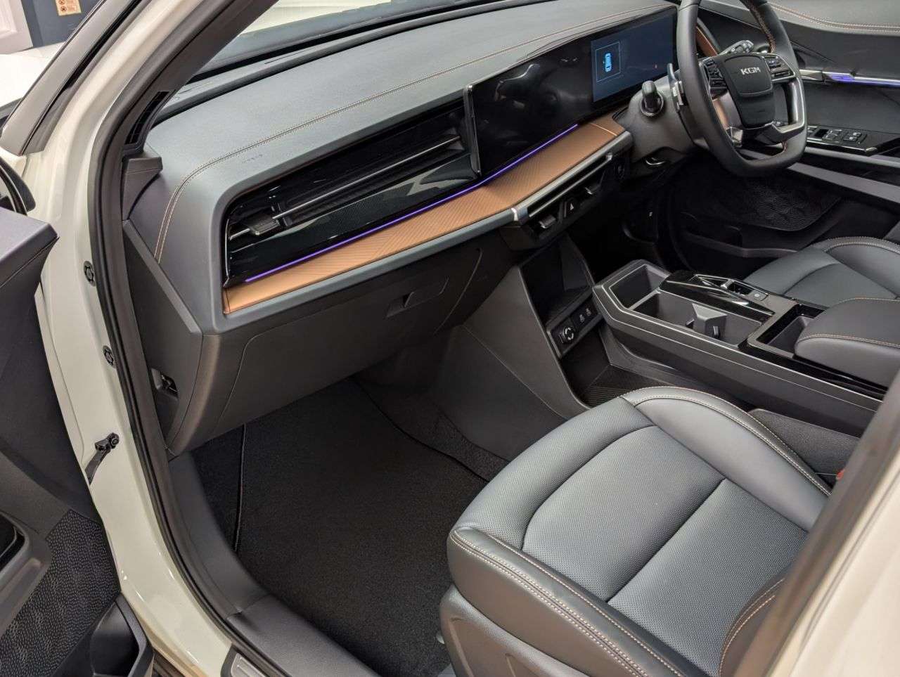 2025 KGM TORRES 2025 KGM TORRES