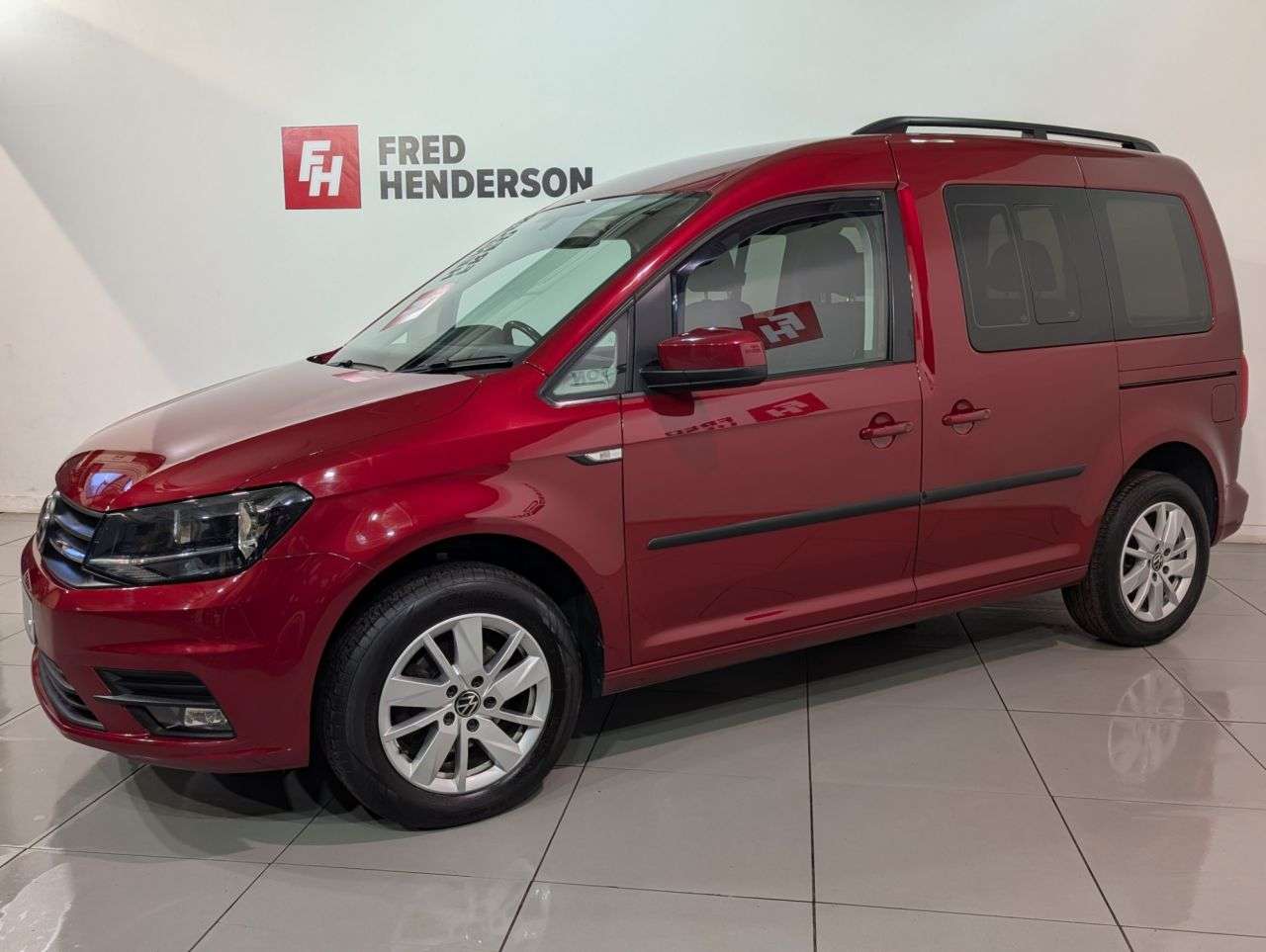 A 2021 VOLKSWAGEN CADDY 2.0 TDi LIFE MPV Satelitte Navigation A 2021 VOLKSWAGEN CADDY 2.0 TDi LIFE MPV Satelitte Navigation