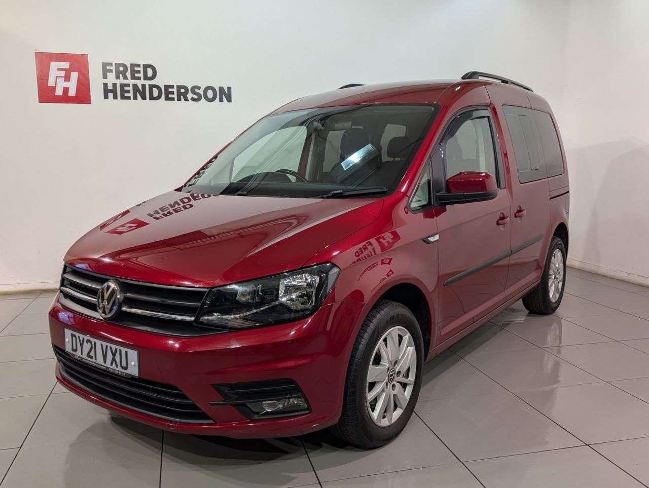 A 2021 VOLKSWAGEN CADDY 2.0 TDi LIFE MPV Satelitte Navigation A 2021 VOLKSWAGEN CADDY 2.0 TDi LIFE MPV Satelitte Navigation