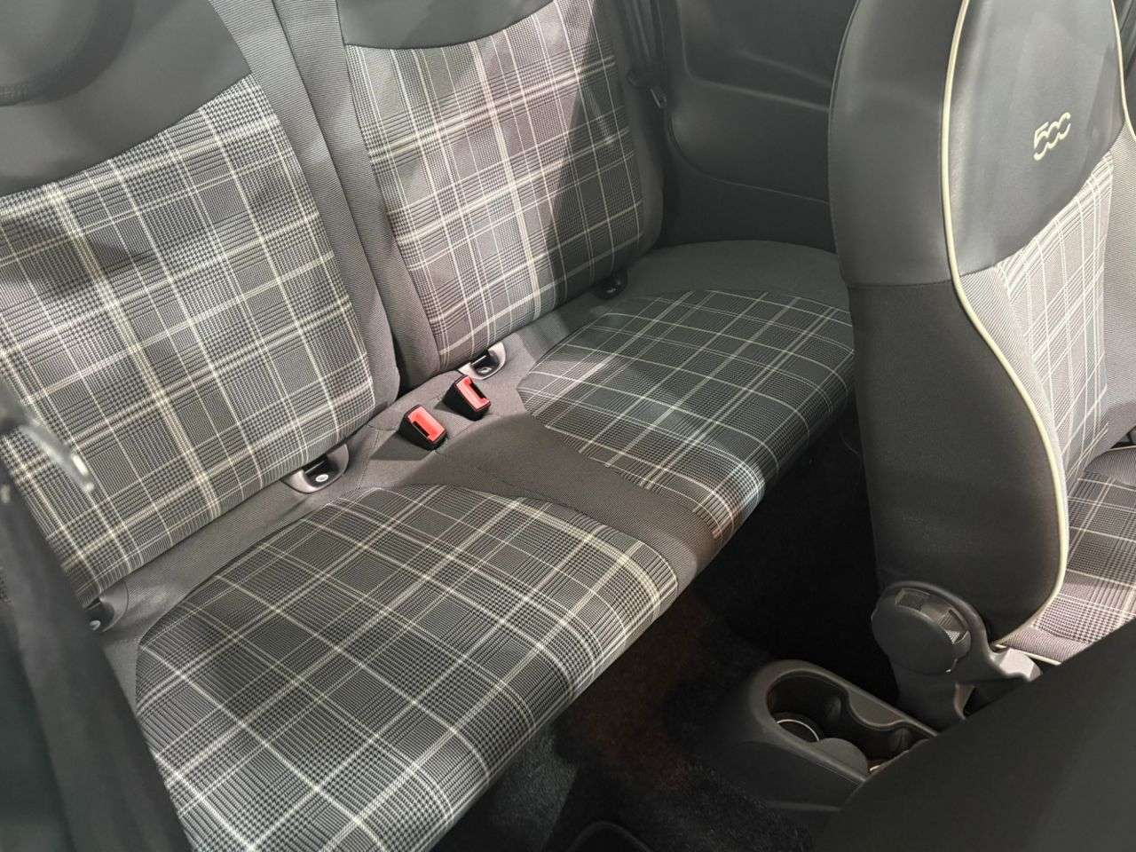 2017 FIAT 500 2017 FIAT 500