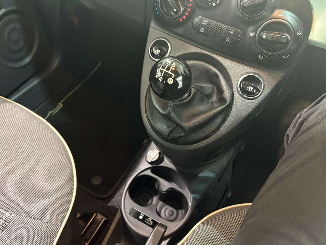 2017 FIAT 500 2017 FIAT 500