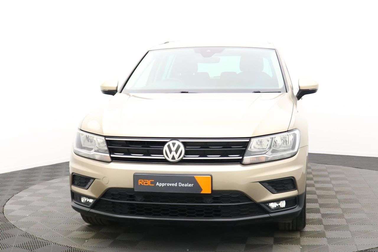 null VOLKSWAGEN TIGUAN null VOLKSWAGEN TIGUAN