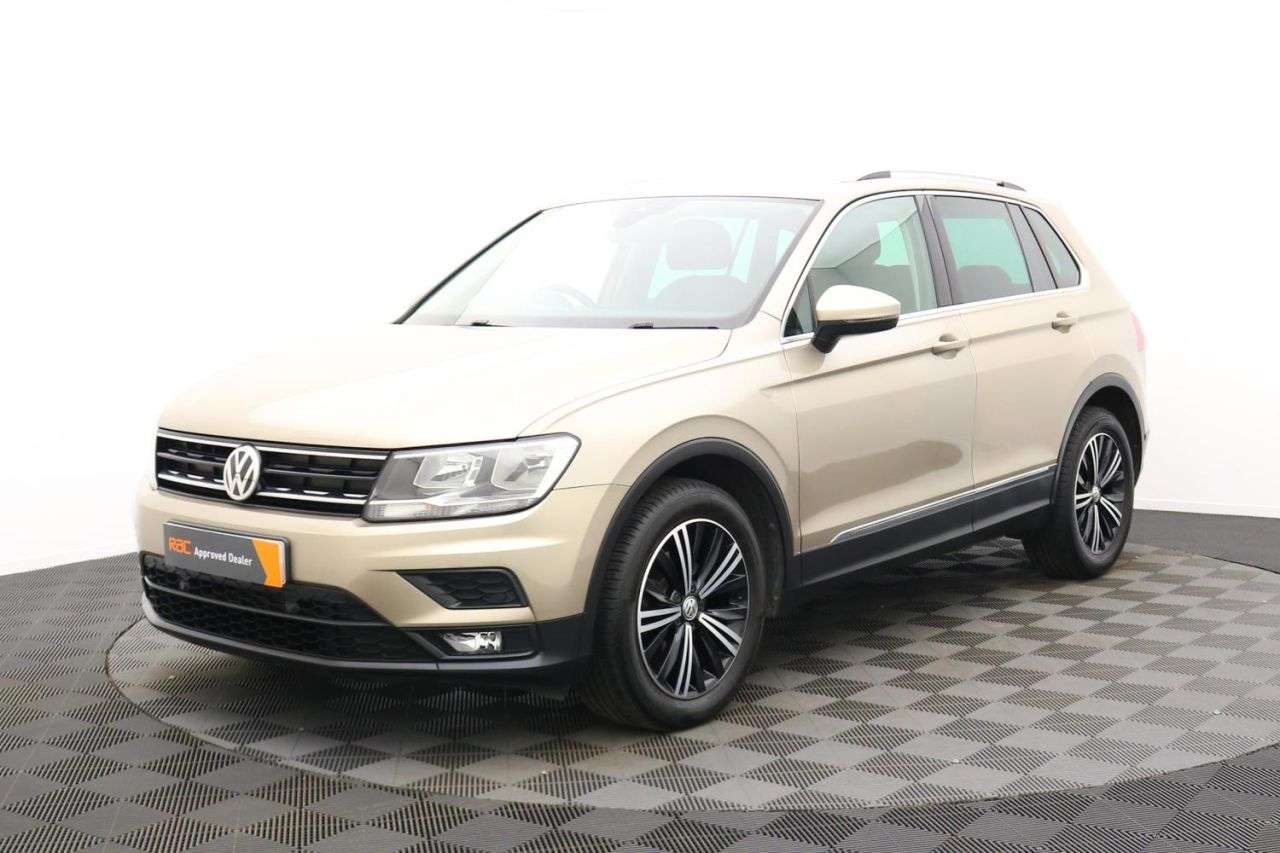 null VOLKSWAGEN TIGUAN null VOLKSWAGEN TIGUAN