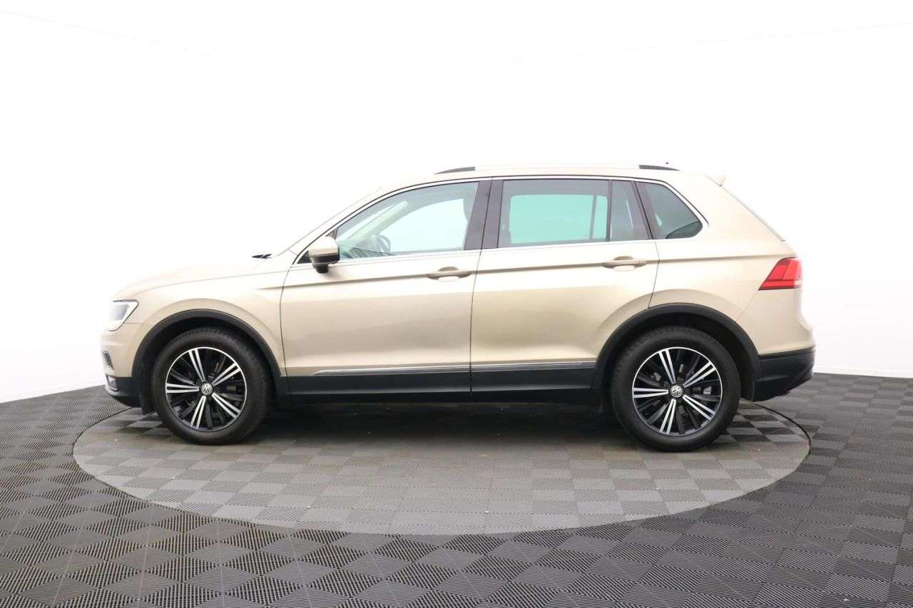 null VOLKSWAGEN TIGUAN null VOLKSWAGEN TIGUAN