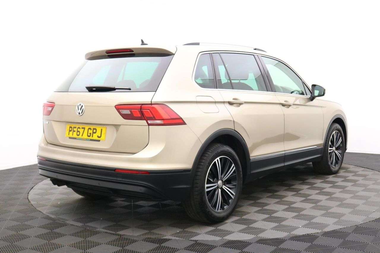 null VOLKSWAGEN TIGUAN null VOLKSWAGEN TIGUAN