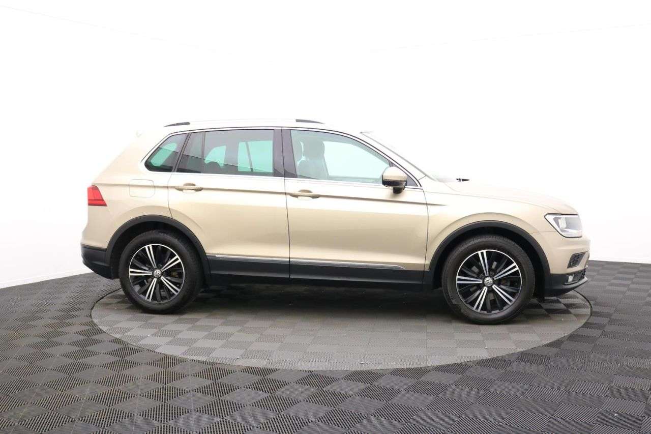 null VOLKSWAGEN TIGUAN null VOLKSWAGEN TIGUAN