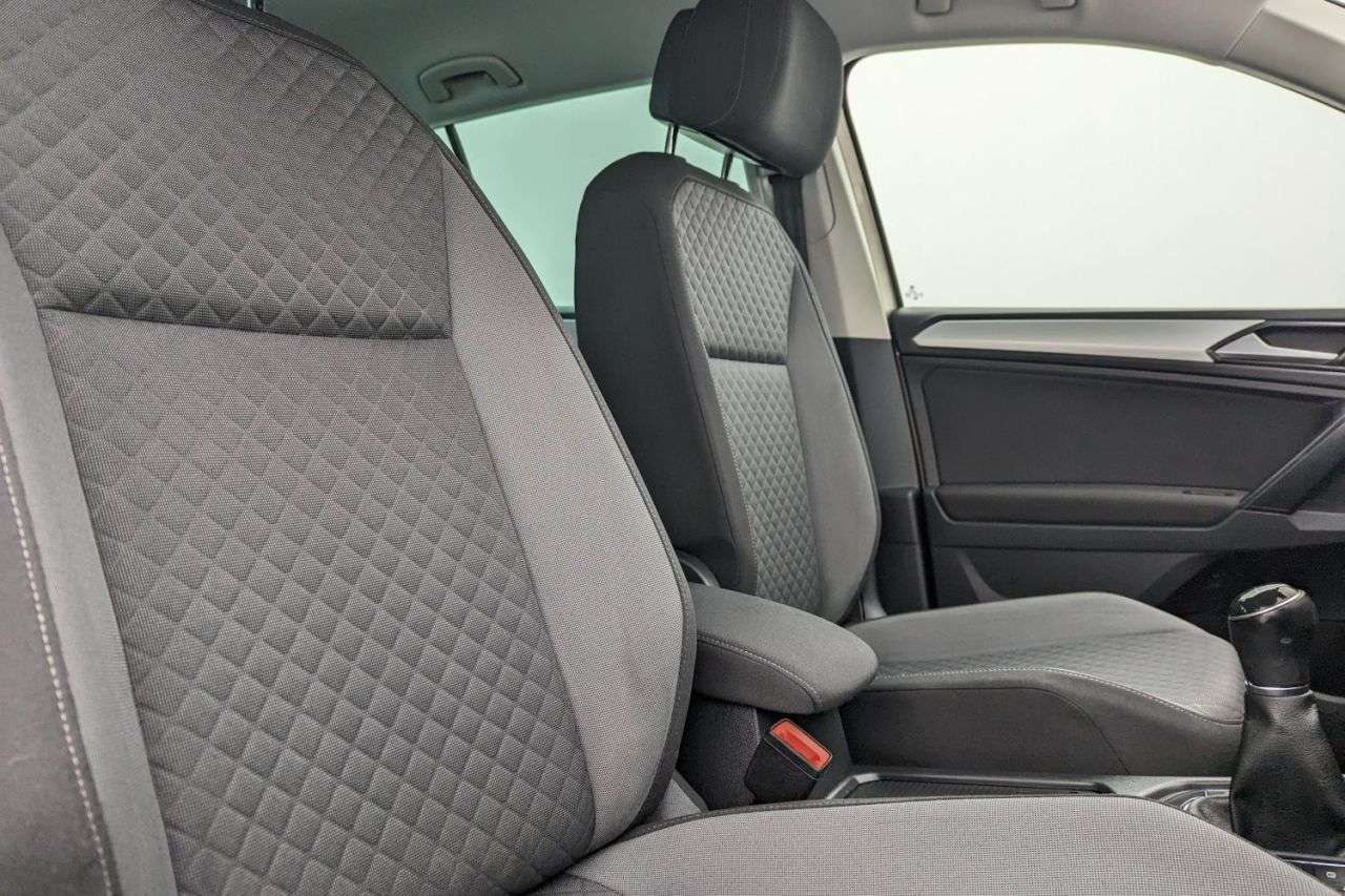 null VOLKSWAGEN TIGUAN null VOLKSWAGEN TIGUAN