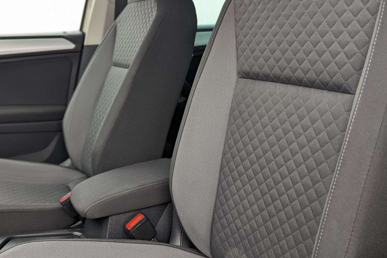 null VOLKSWAGEN TIGUAN null VOLKSWAGEN TIGUAN