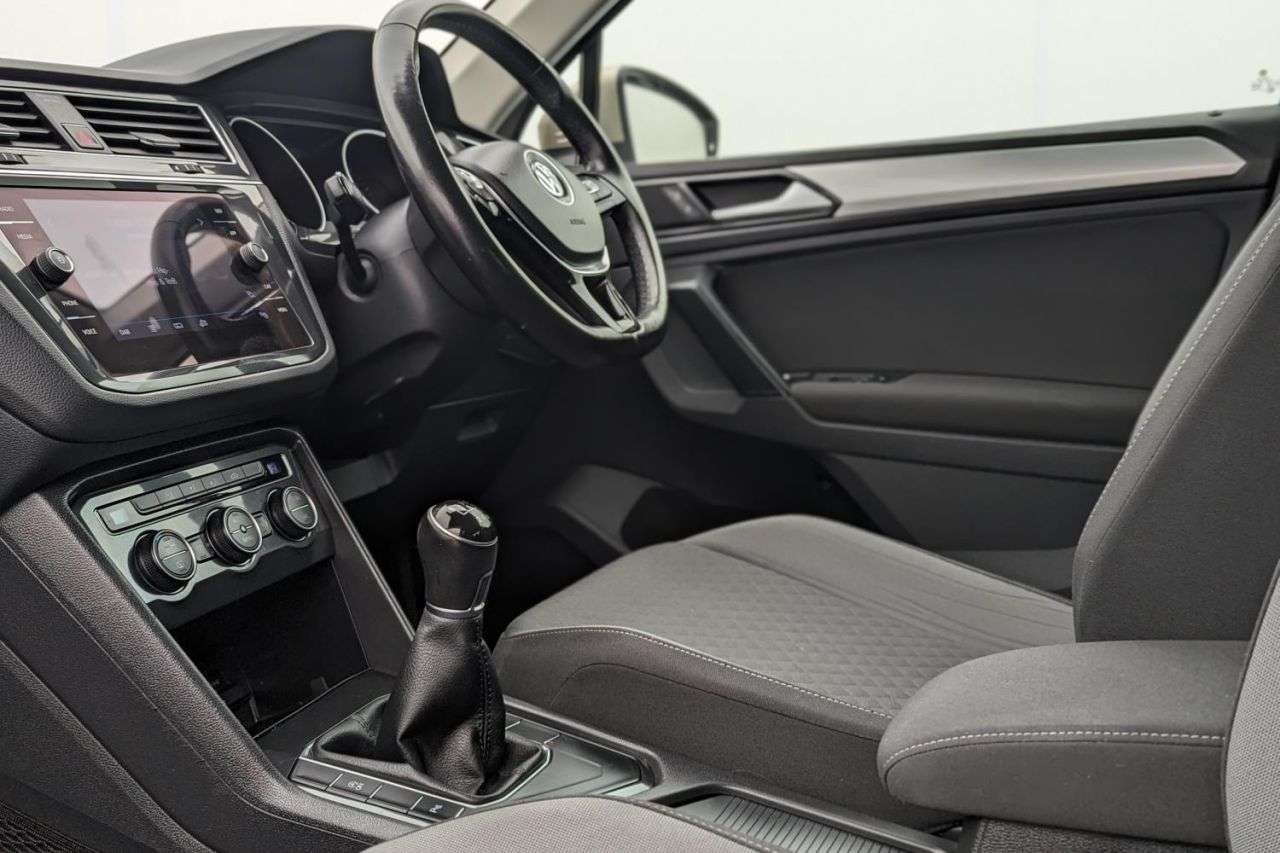 null VOLKSWAGEN TIGUAN null VOLKSWAGEN TIGUAN