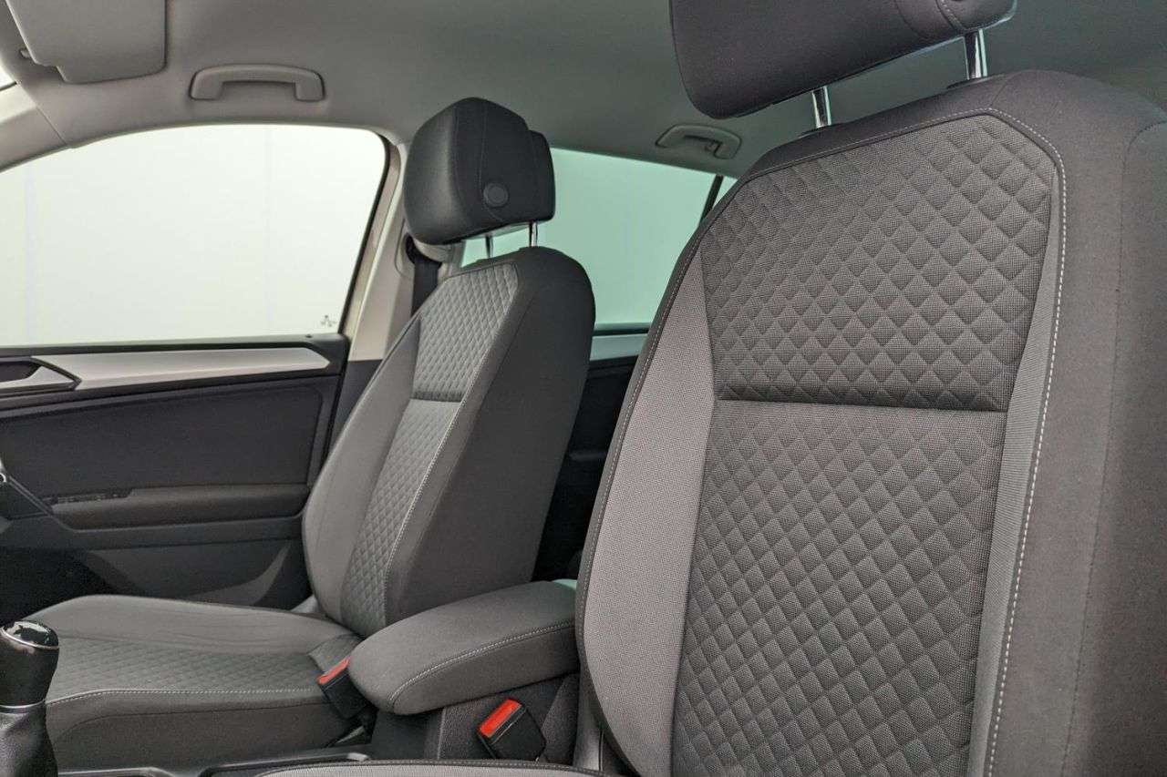 null VOLKSWAGEN TIGUAN null VOLKSWAGEN TIGUAN