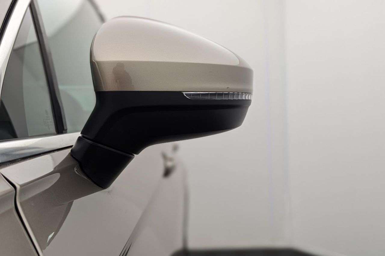 null VOLKSWAGEN TIGUAN null VOLKSWAGEN TIGUAN