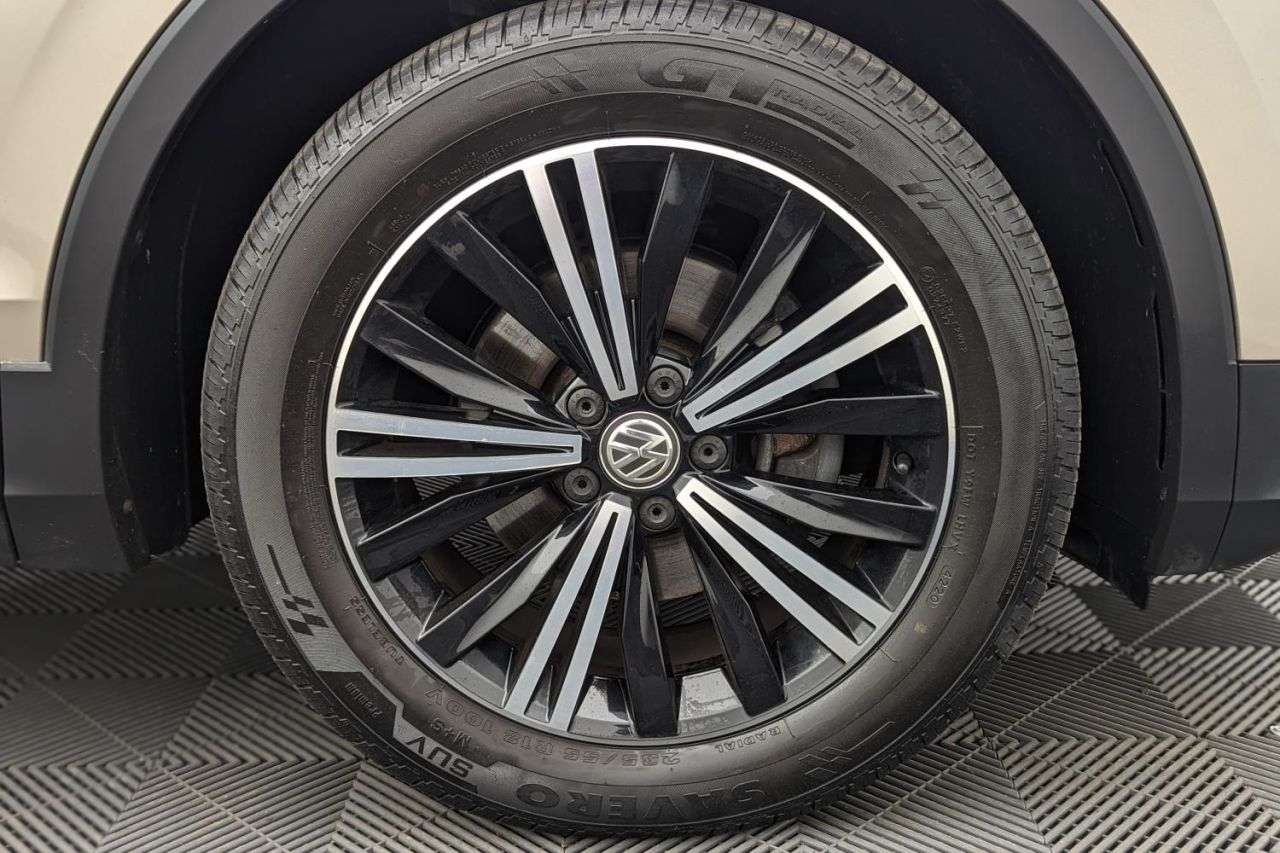 null VOLKSWAGEN TIGUAN null VOLKSWAGEN TIGUAN