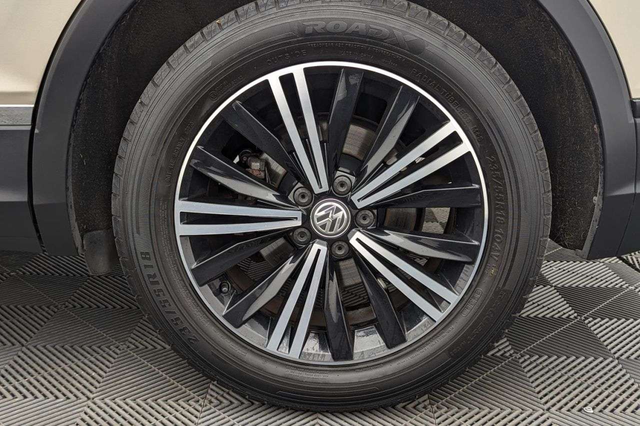 null VOLKSWAGEN TIGUAN null VOLKSWAGEN TIGUAN