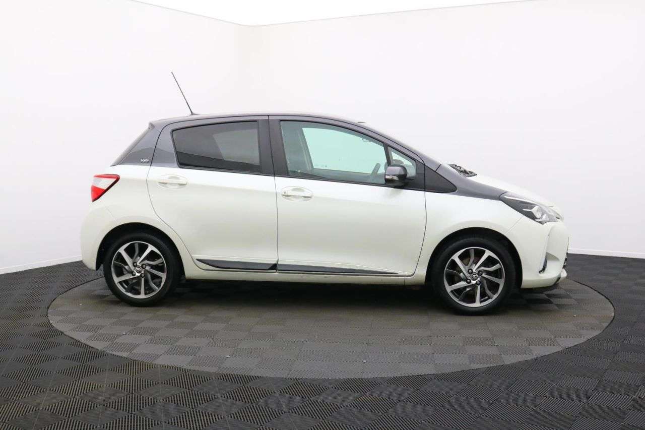 A 2019 TOYOTA YARIS 1.5 VVT-I Y20 5d 110 BHP Award Winning 5 Star Dealership A 2019 TOYOTA YARIS 1.5 VVT-I Y20 5d 110 BHP Award Winning 5 Star Dealership