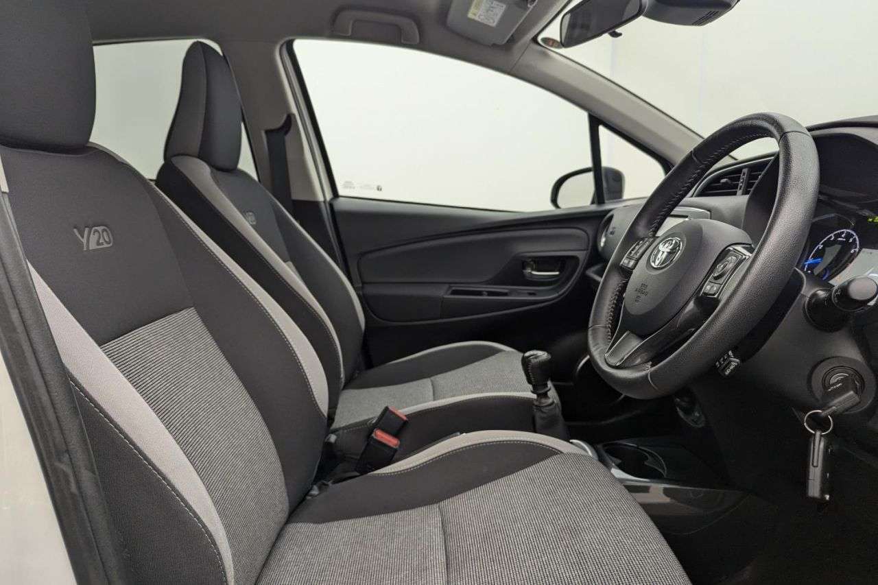 A 2019 TOYOTA YARIS 1.5 VVT-I Y20 5d 110 BHP Award Winning 5 Star Dealership A 2019 TOYOTA YARIS 1.5 VVT-I Y20 5d 110 BHP Award Winning 5 Star Dealership