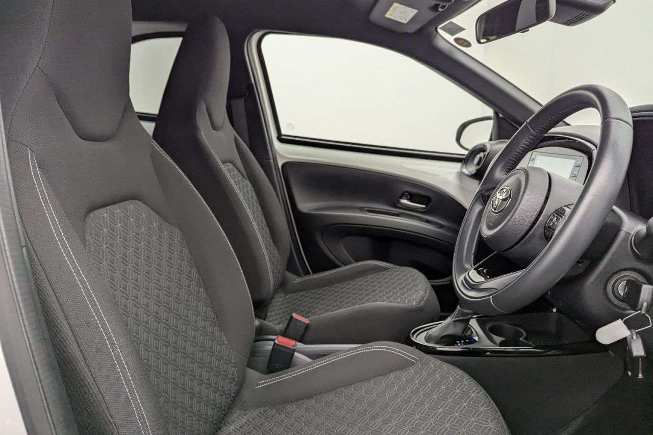 A 2023 TOYOTA AYGO X 1.0 VVT-I EDGE 5d 71 BHP Award Winning 5 Star Dealership A 2023 TOYOTA AYGO X 1.0 VVT-I EDGE 5d 71 BHP Award Winning 5 Star Dealership