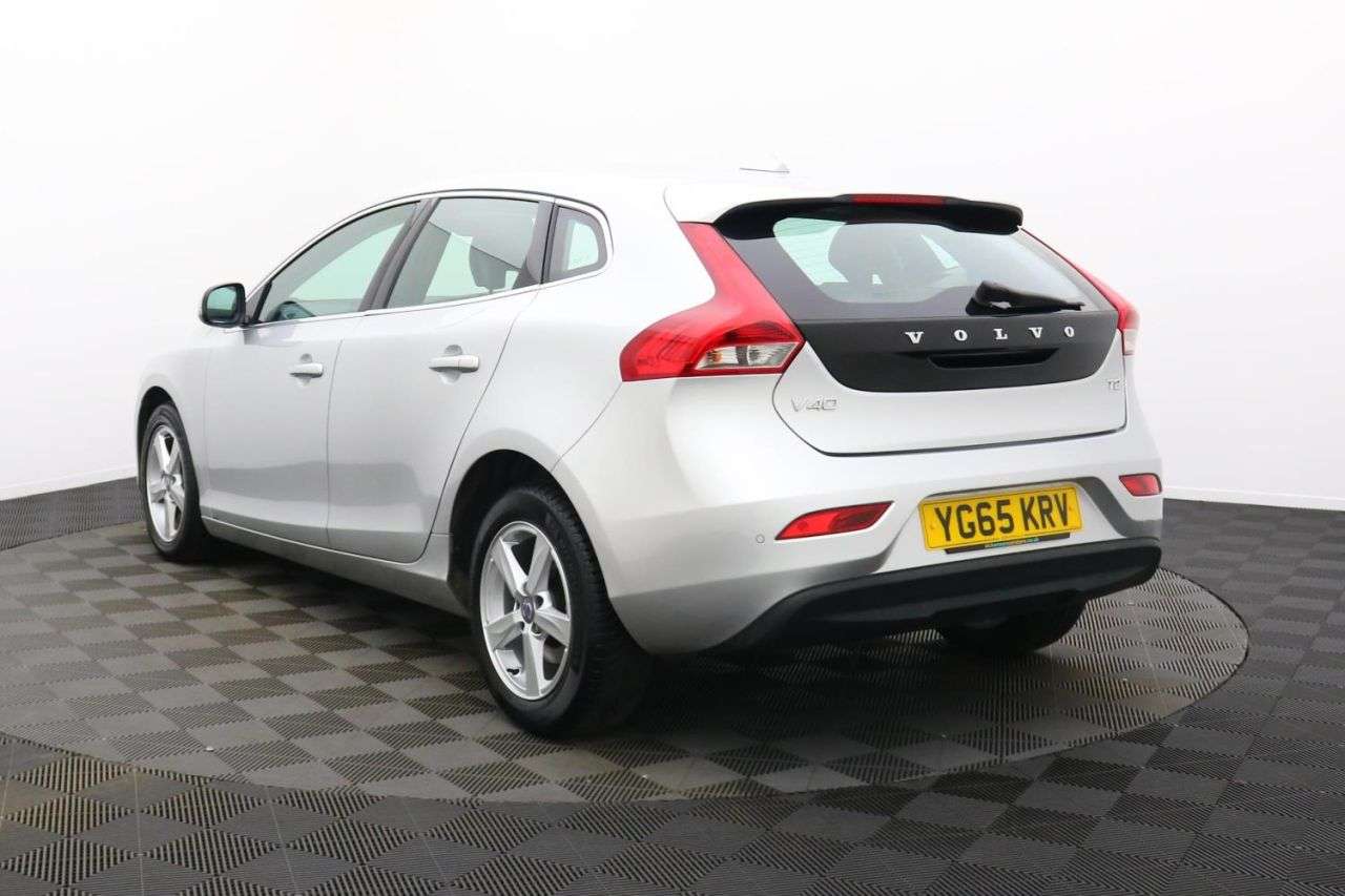 2015 VOLVO V40 2015 VOLVO V40