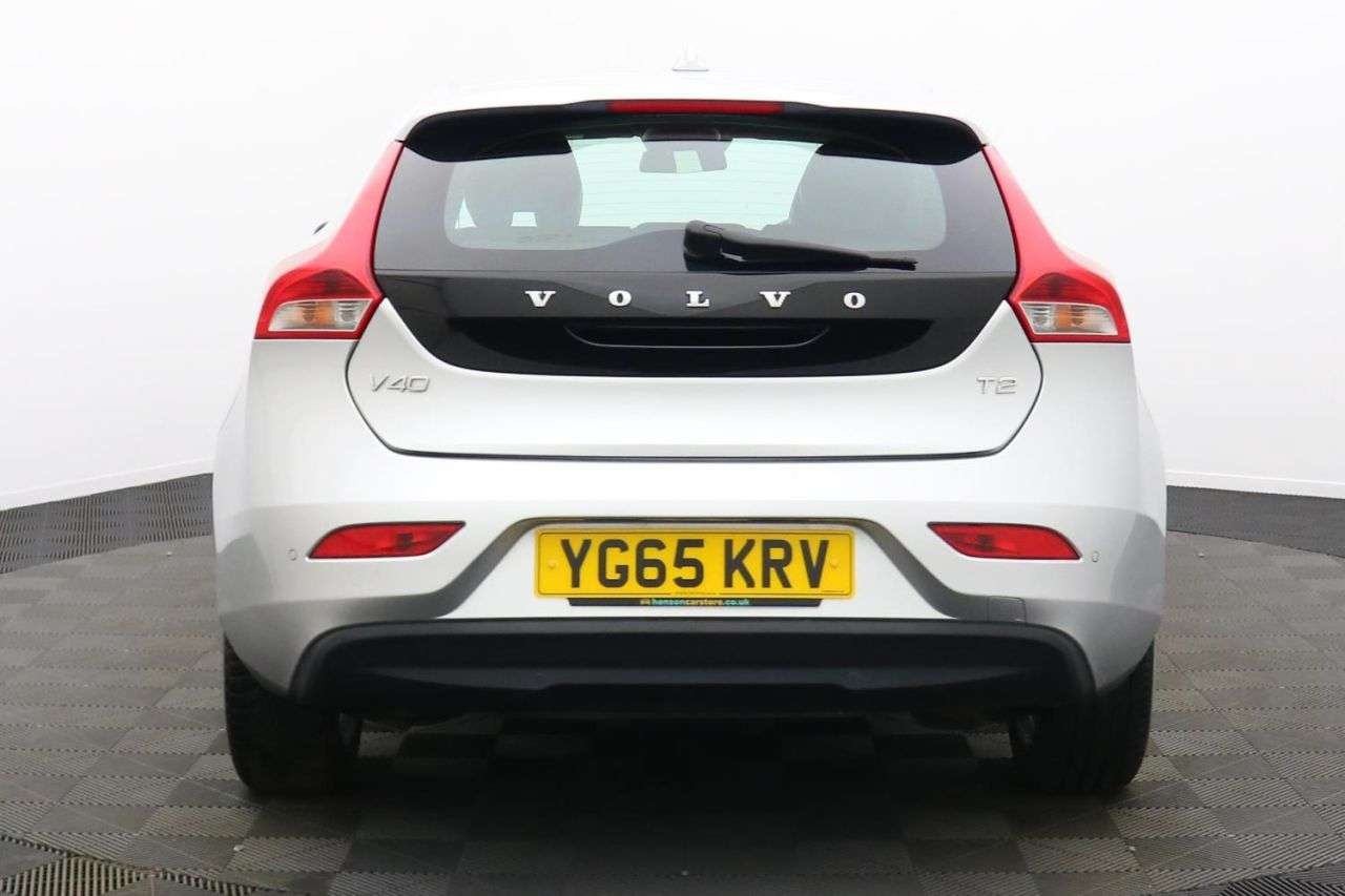 2015 VOLVO V40 2015 VOLVO V40