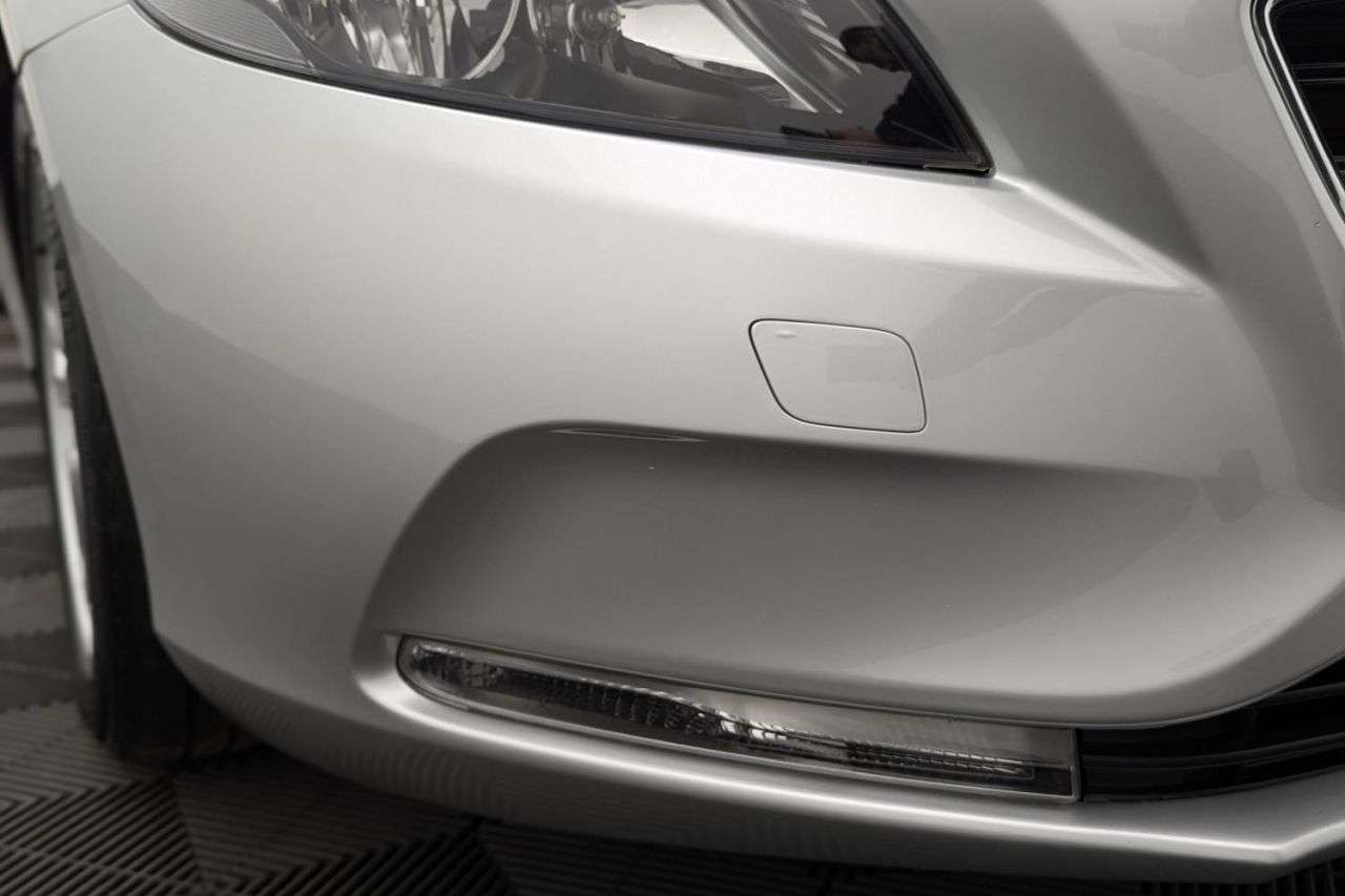 2015 VOLVO V40 2015 VOLVO V40